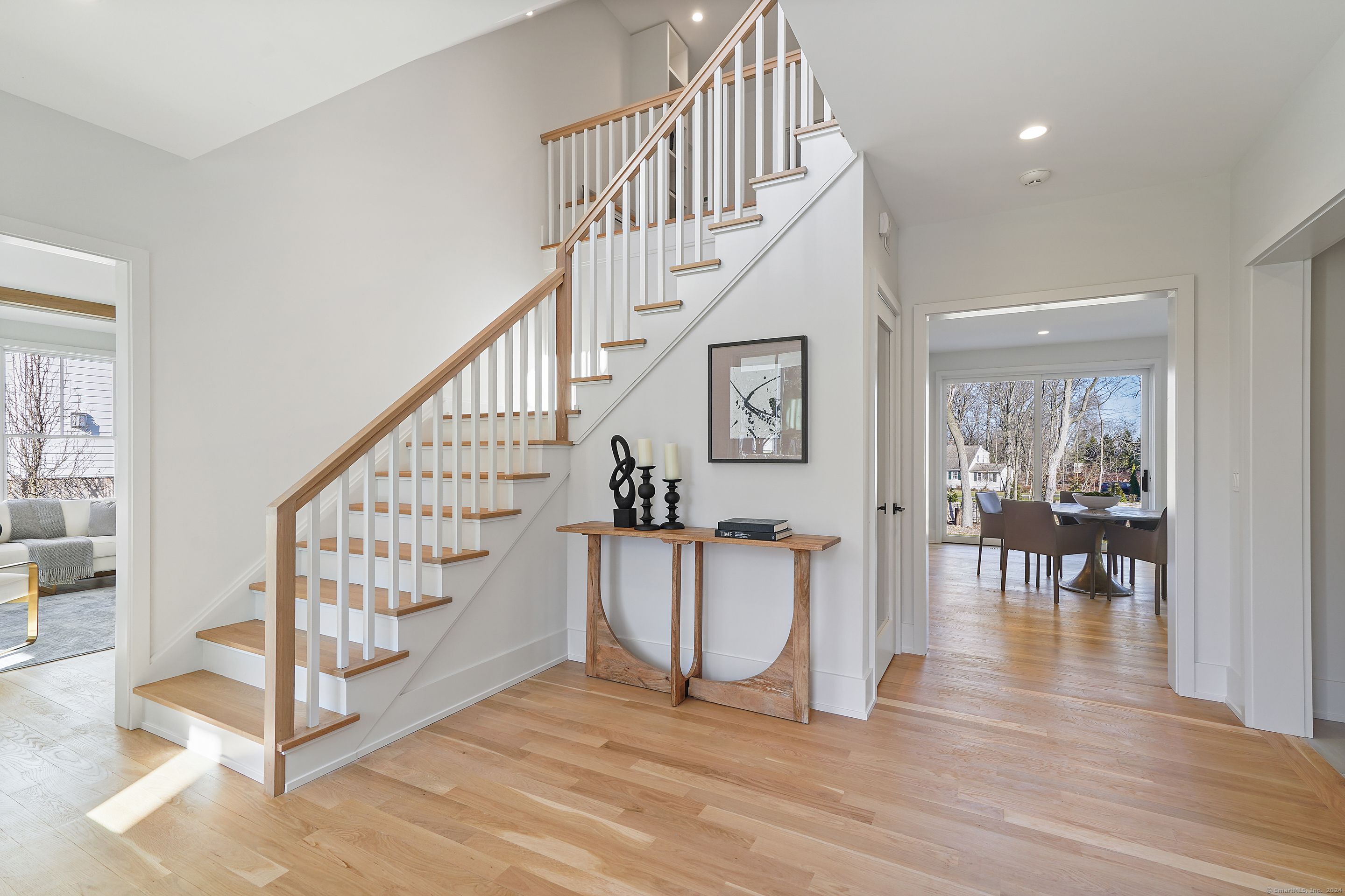 12 Maple Avenue North