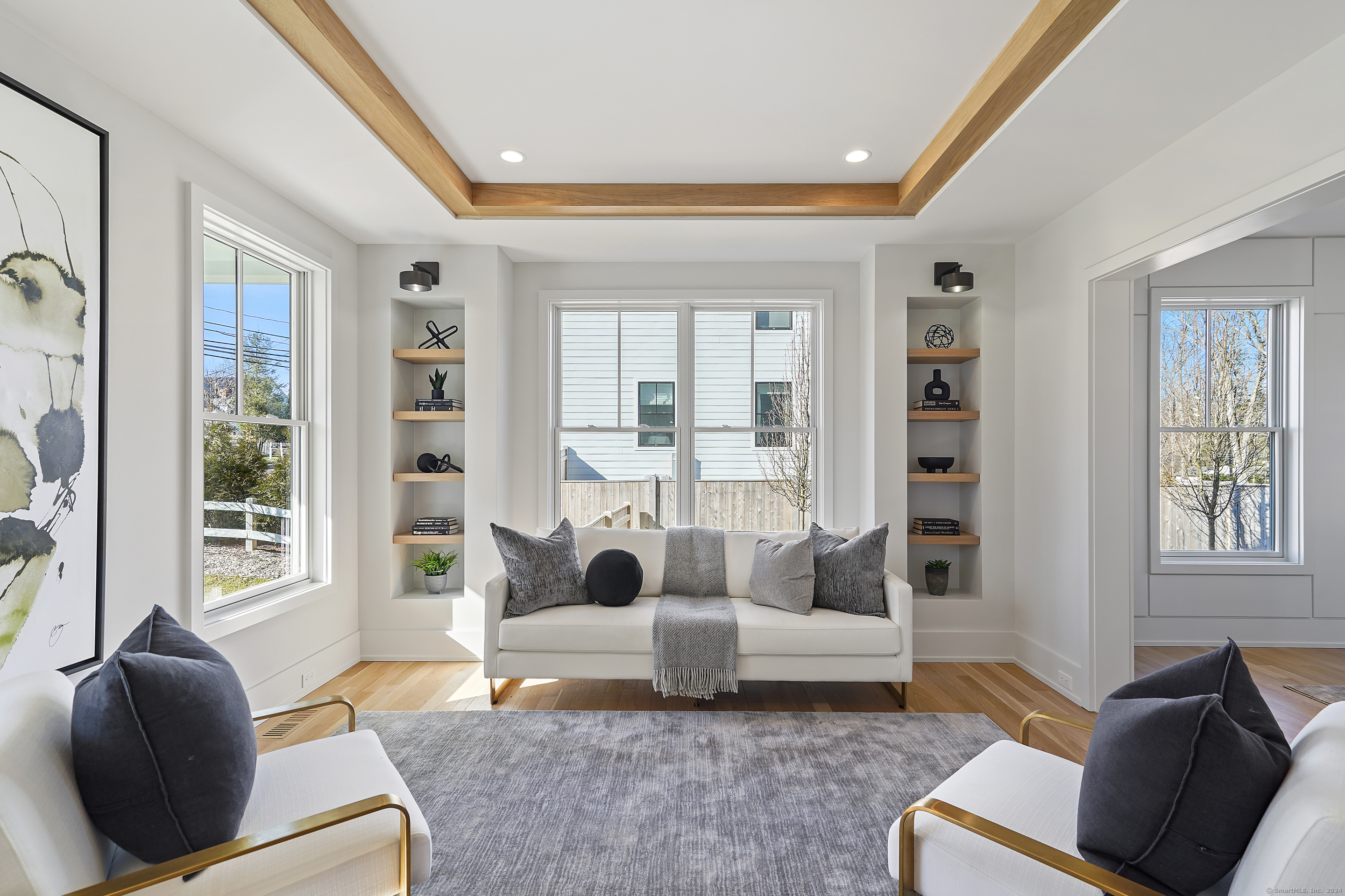 12 Maple Avenue North