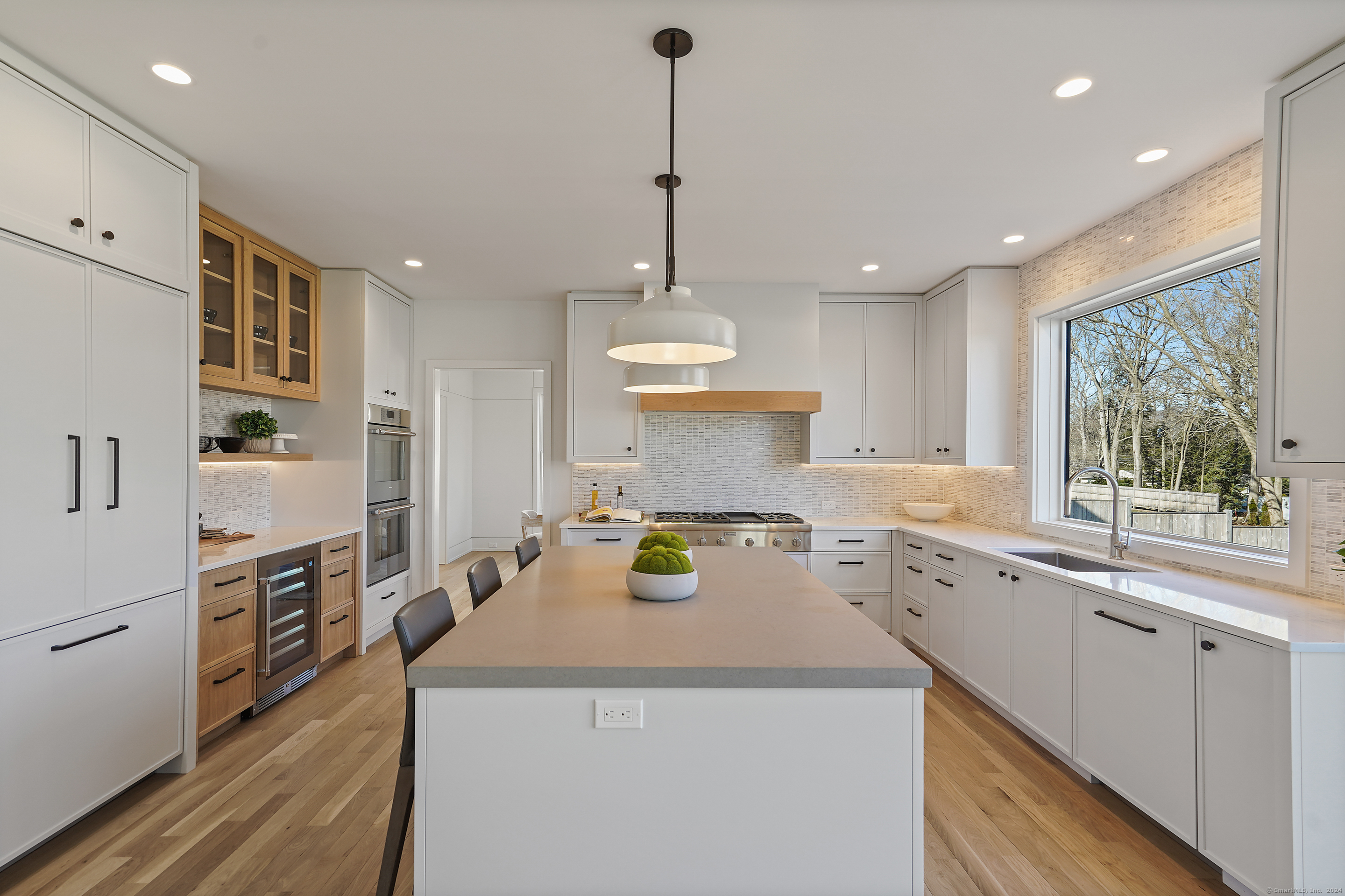 12 Maple Avenue North