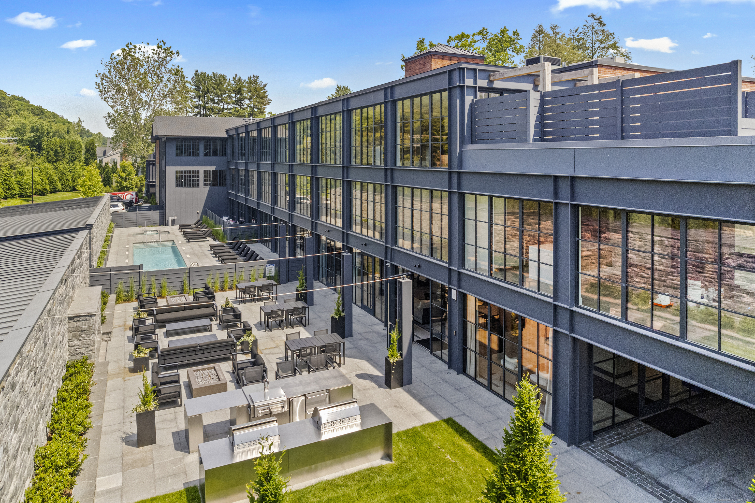 41 Richmondville Avenue Unit: 213