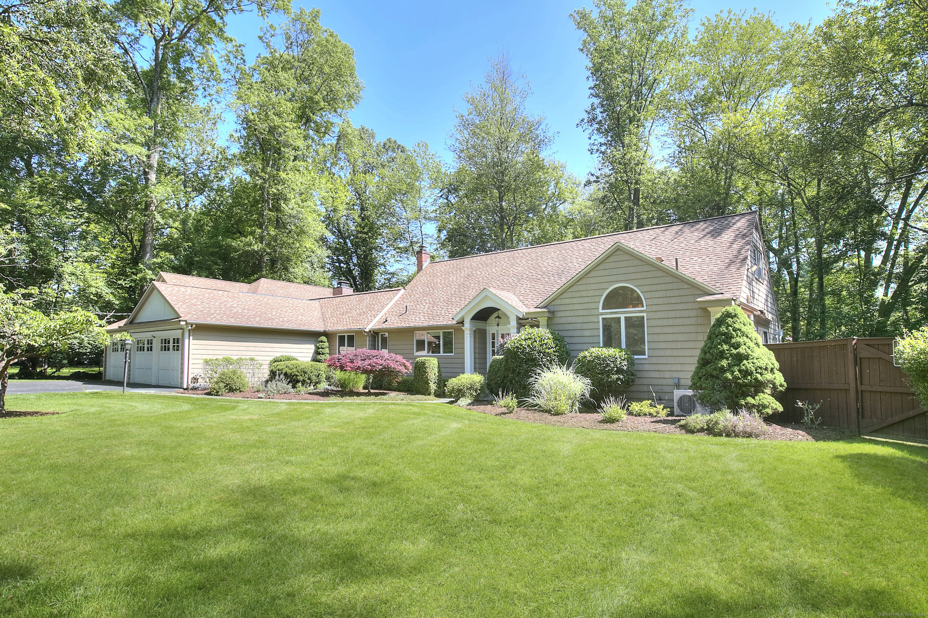 52 Woodside Avenue