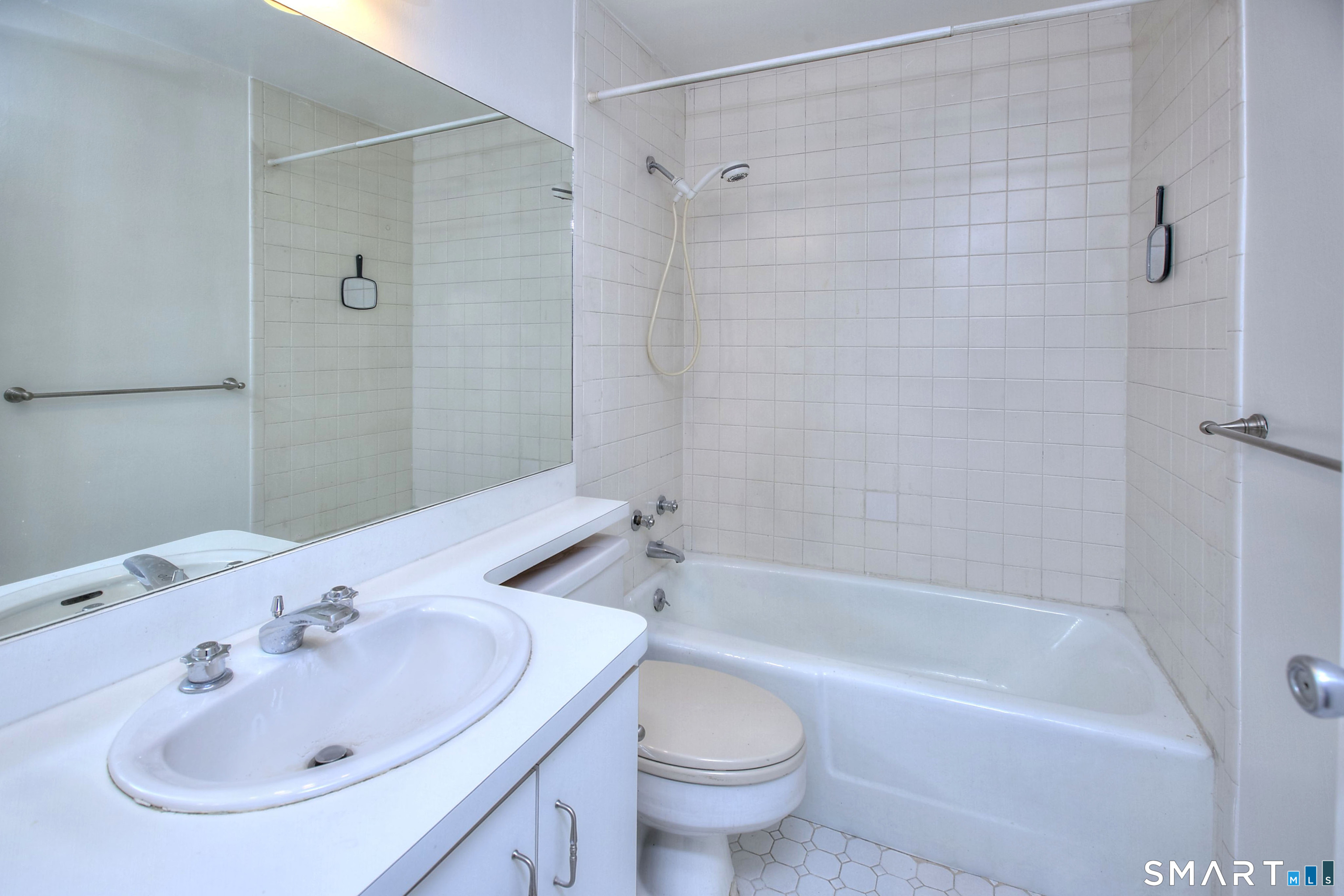 100 Seaview Avenue Unit: 4F