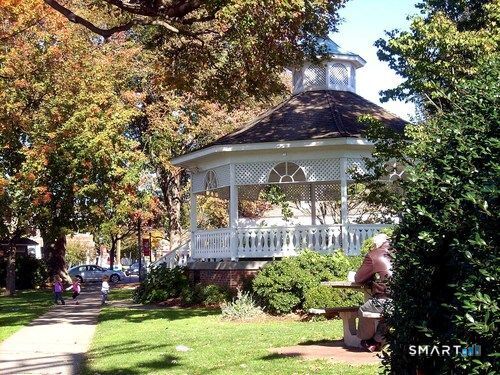 855 Riverside Drive