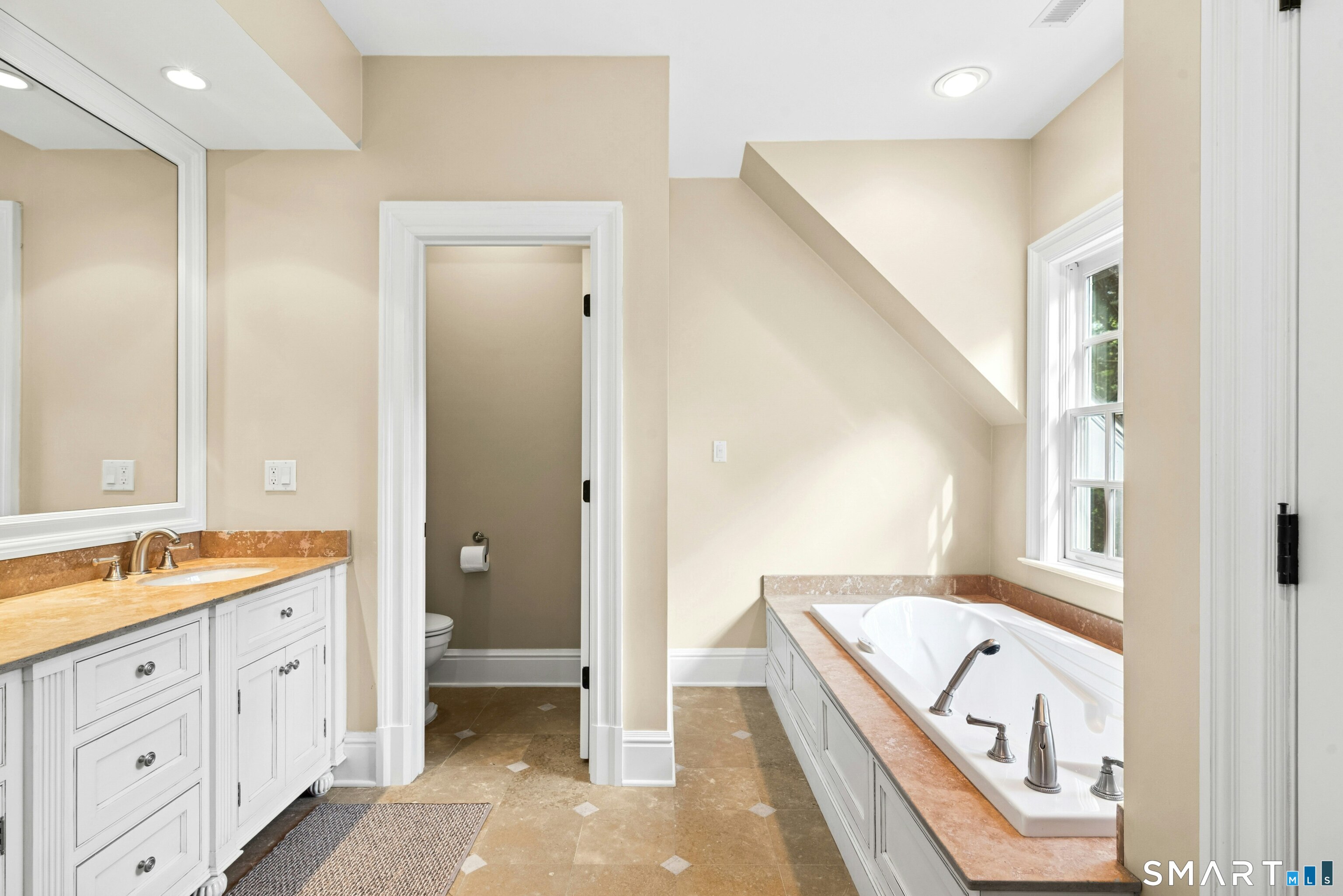 76 Lords Highway