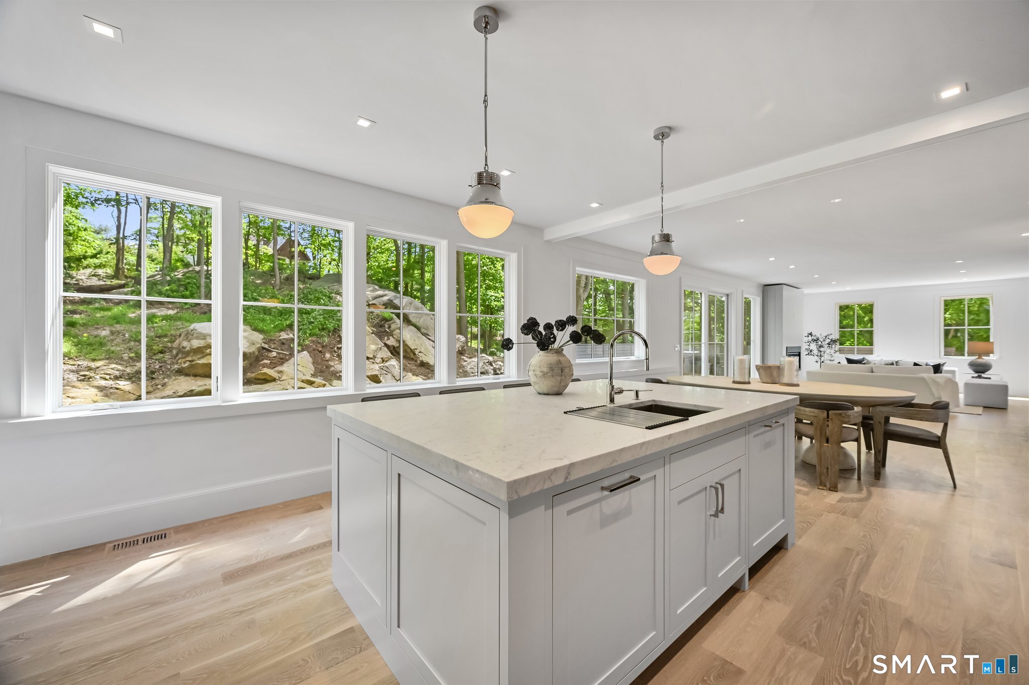 171 Compo Road South