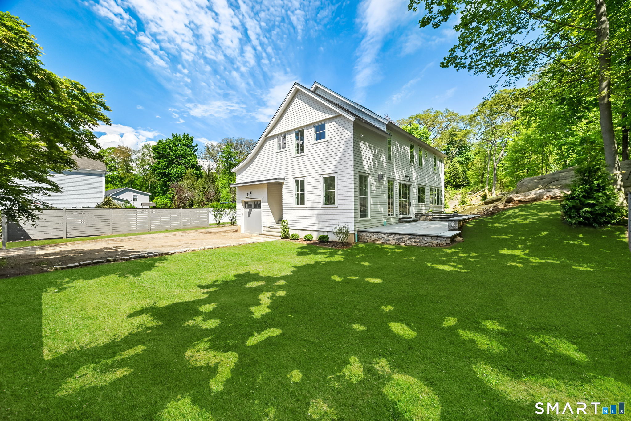 171 Compo Road South