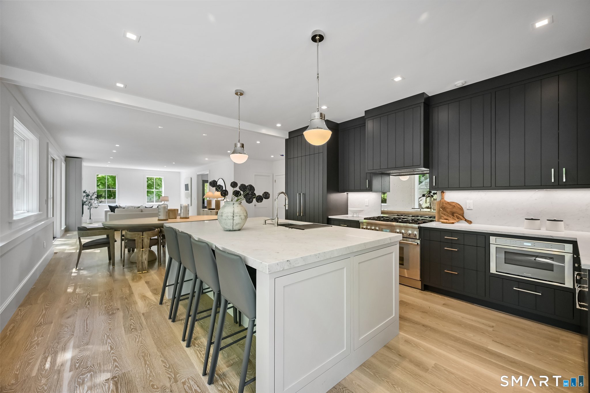 171 Compo Road South