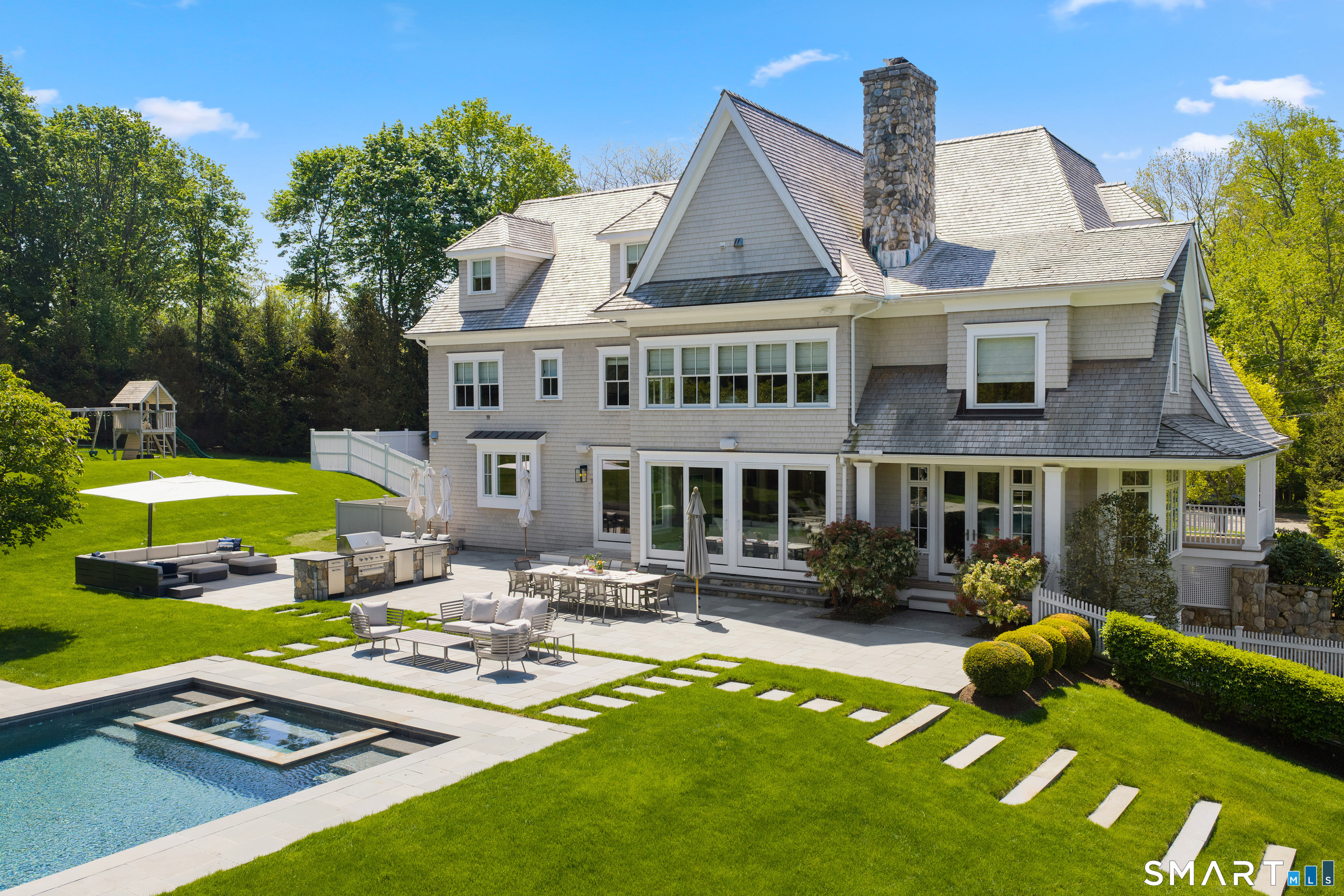 6 Twin Circle Drive
