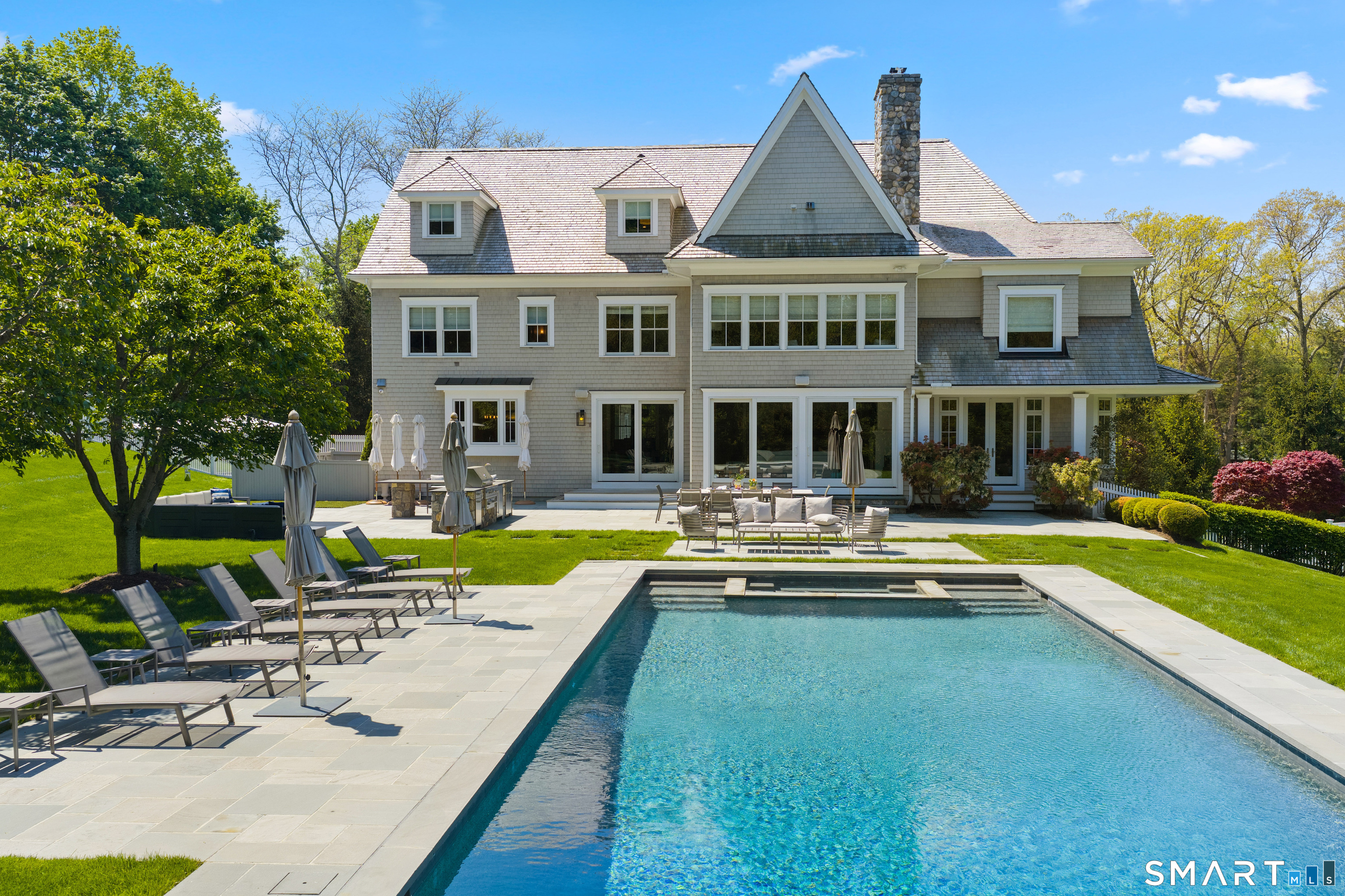 6 Twin Circle Drive
