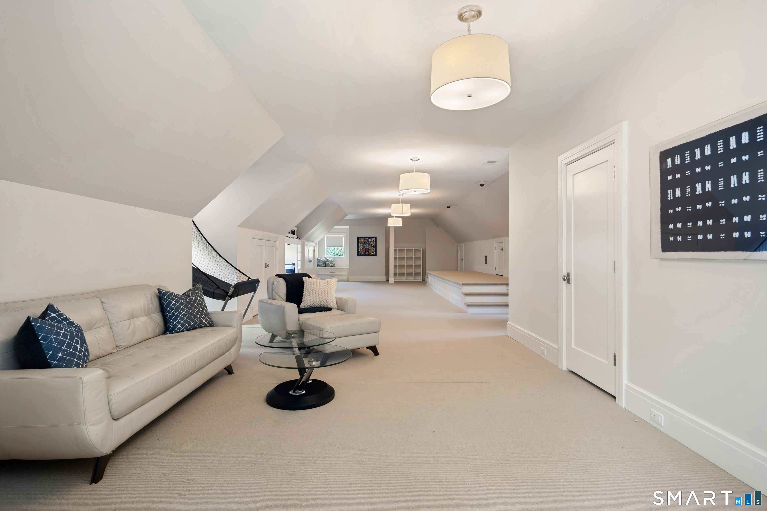 6 Twin Circle Drive