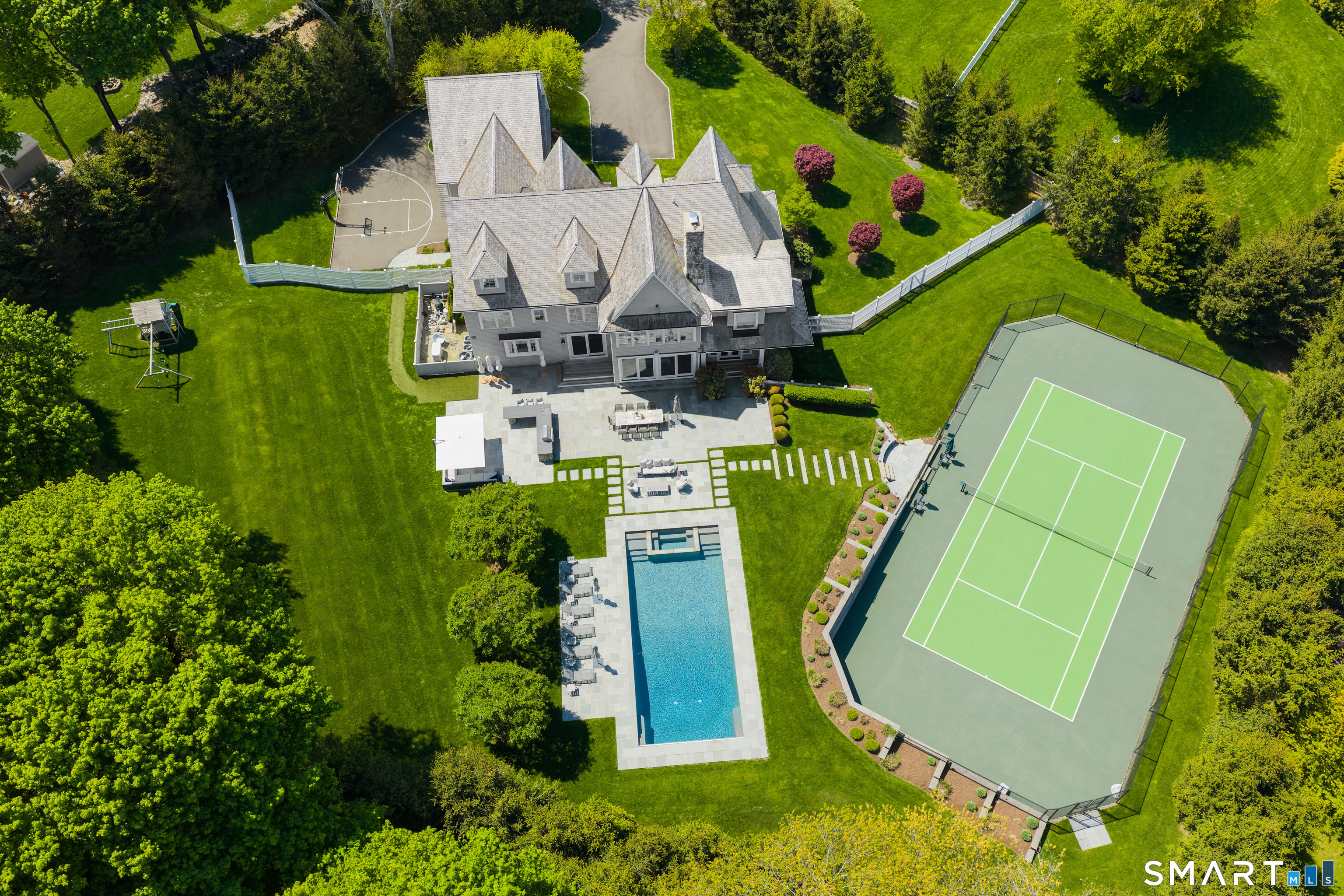 6 Twin Circle Drive