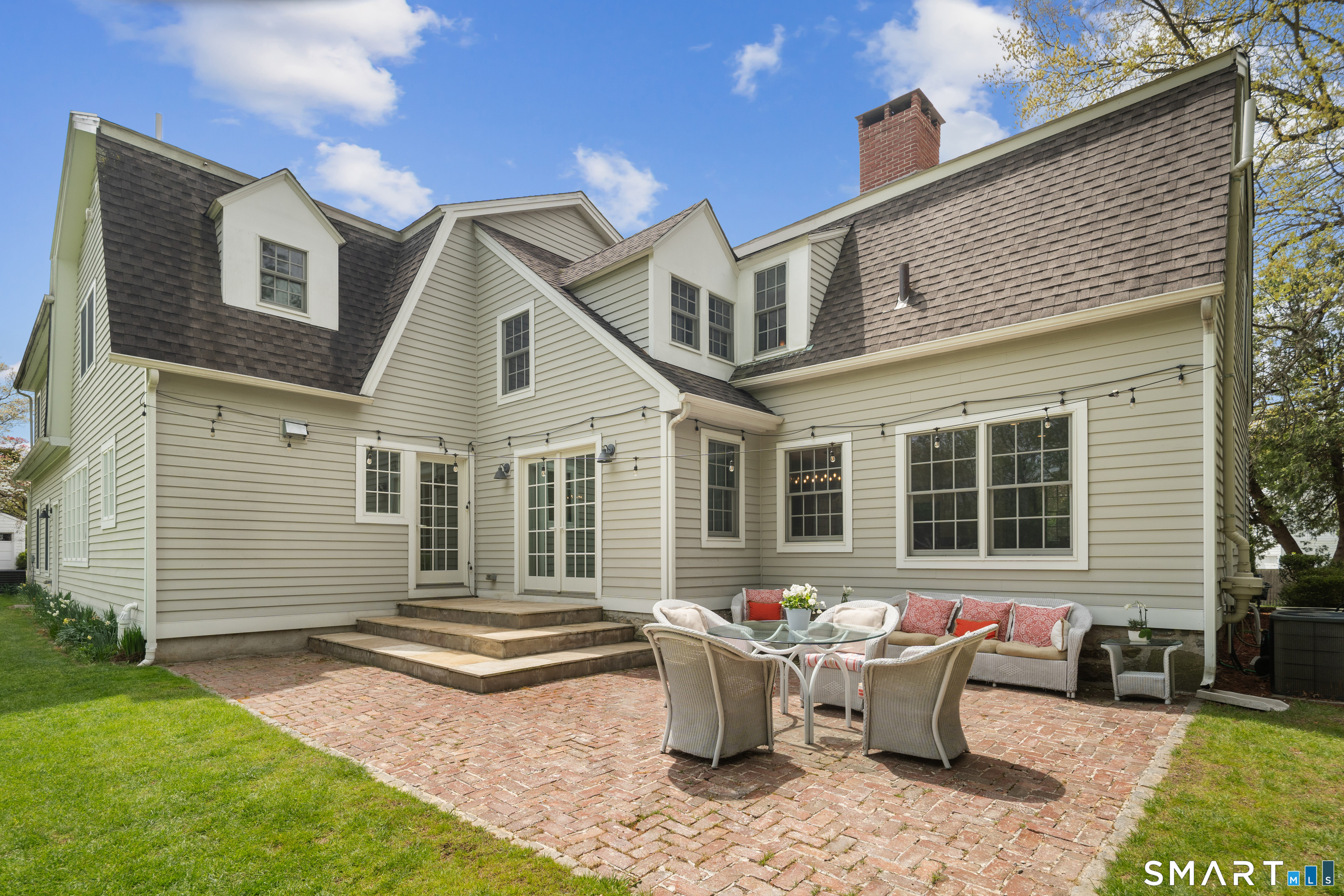 28 Bulkley Avenue North