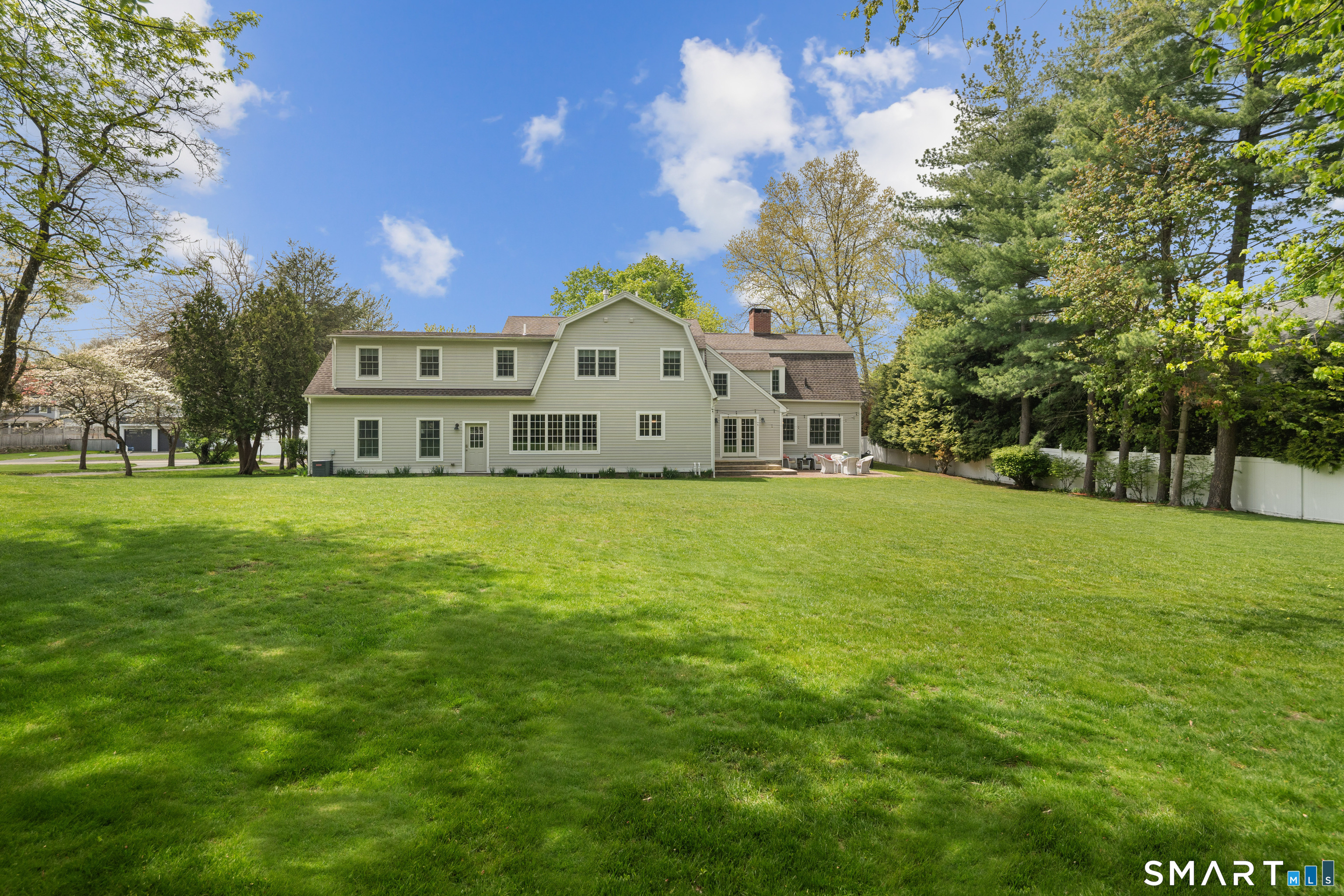 28 Bulkley Avenue North