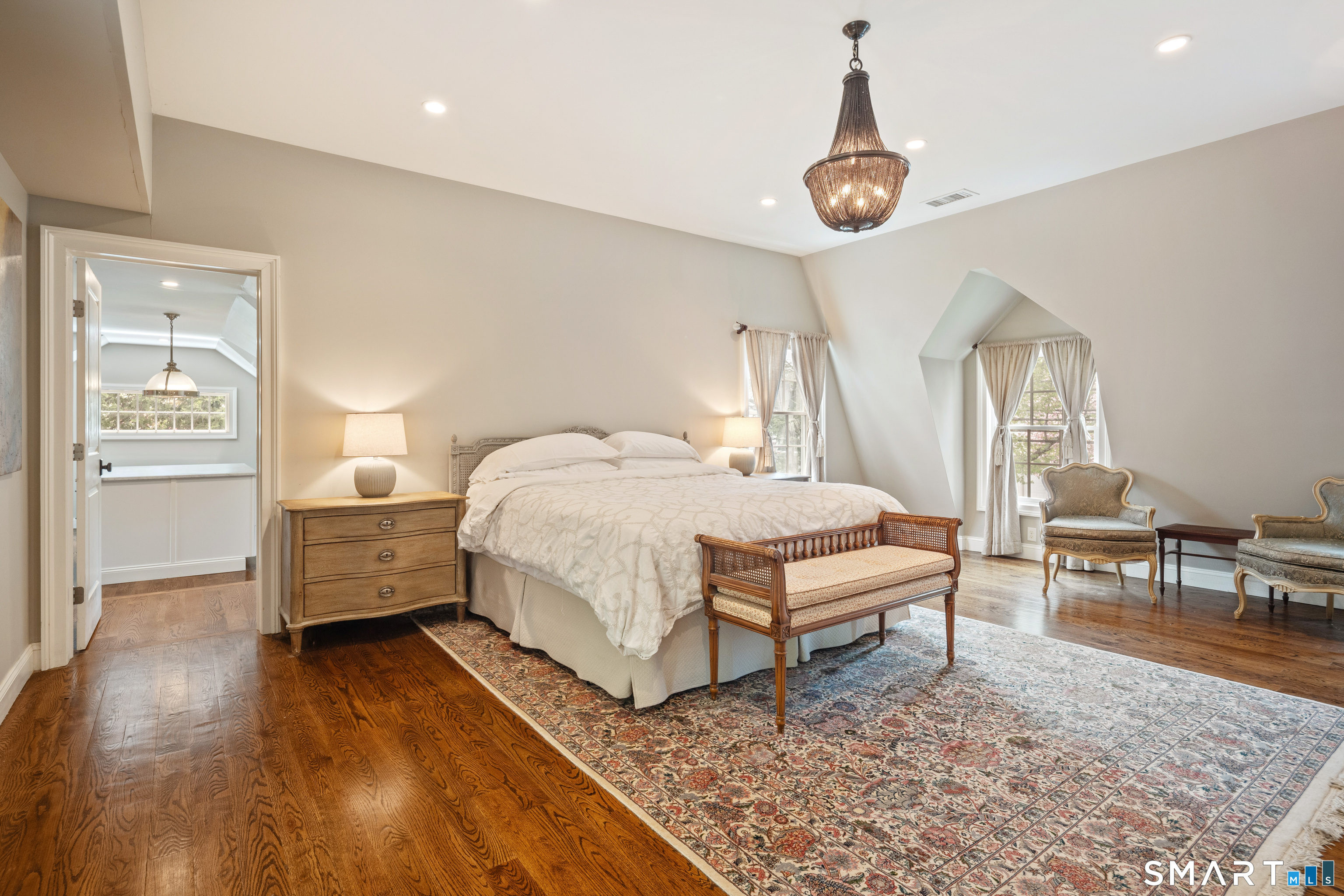 28 Bulkley Avenue North