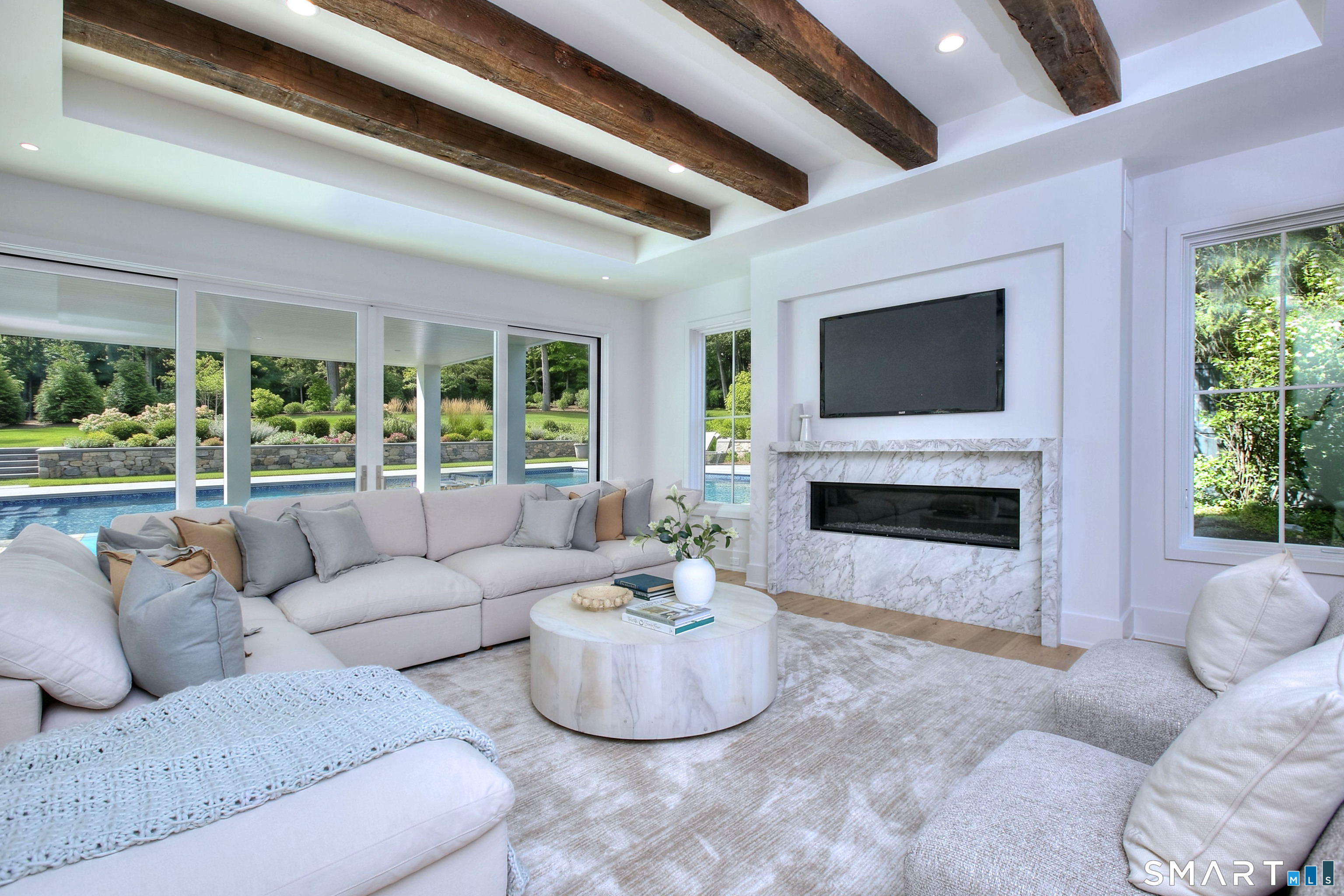 8 Pleasant Valley Lane