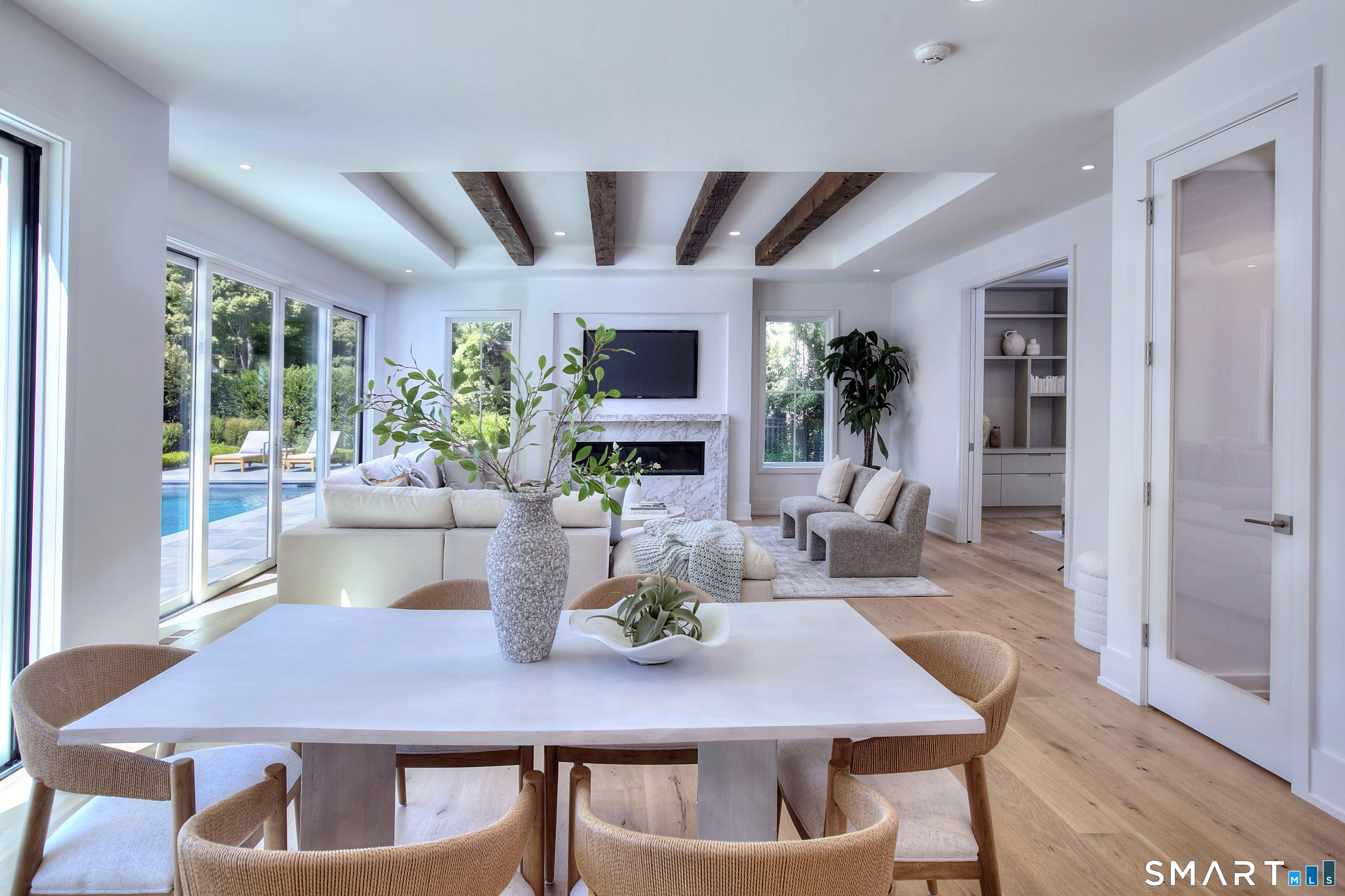8 Pleasant Valley Lane