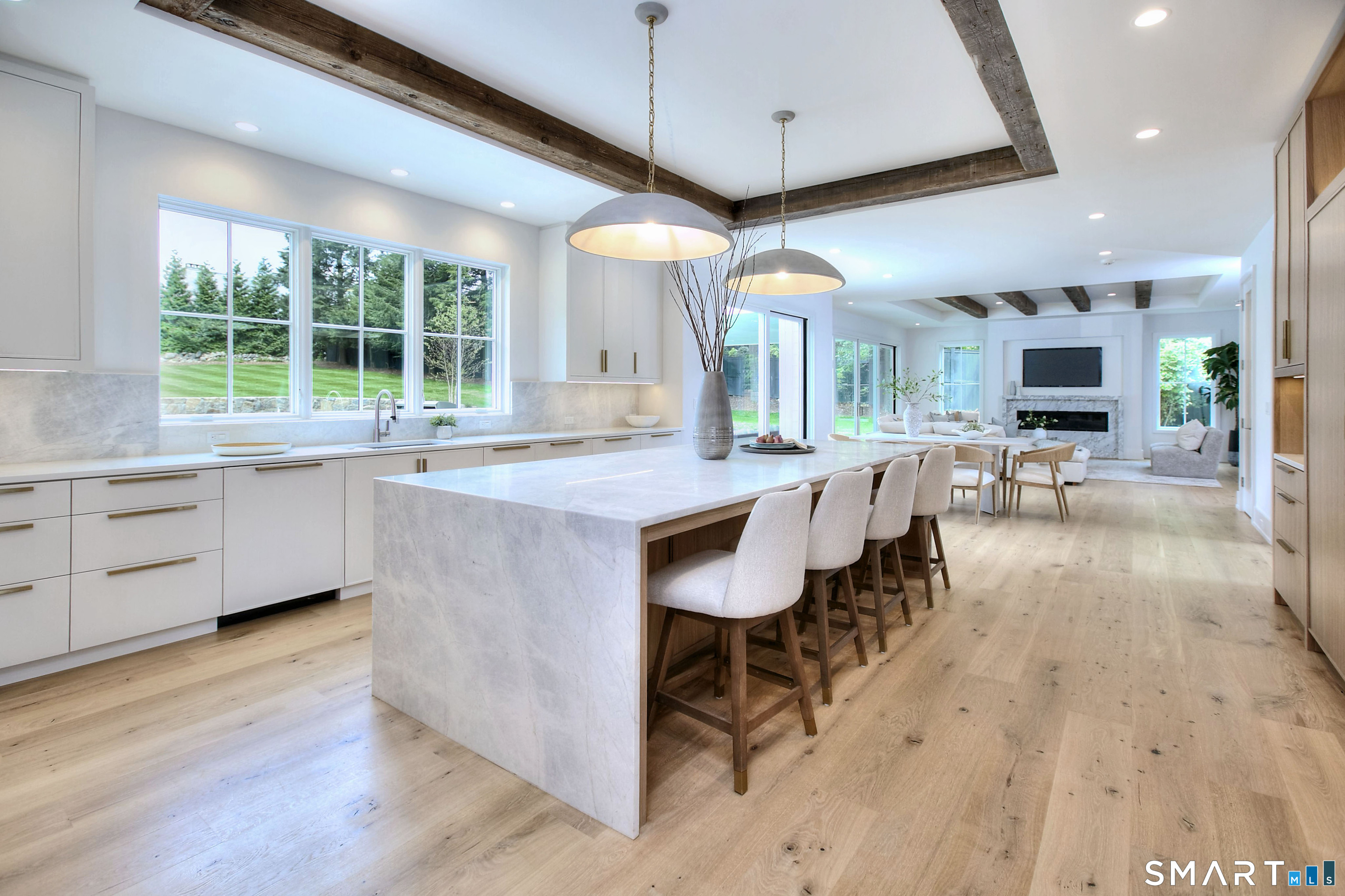 8 Pleasant Valley Lane