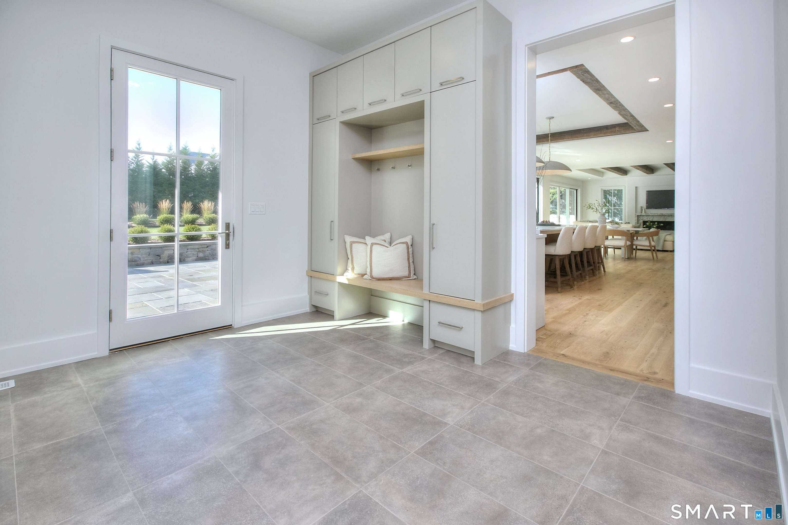 8 Pleasant Valley Lane
