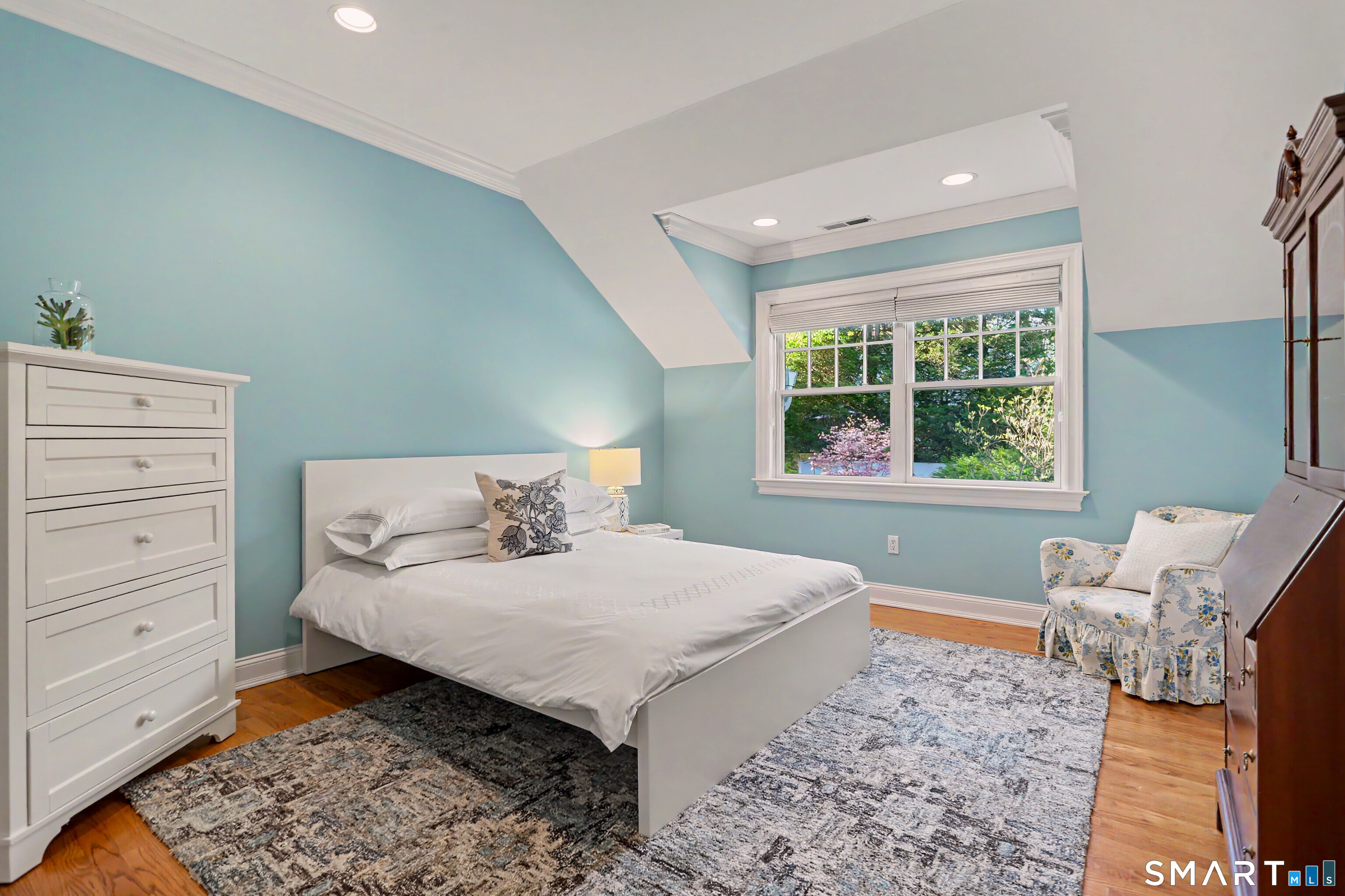7 Pond Edge Road