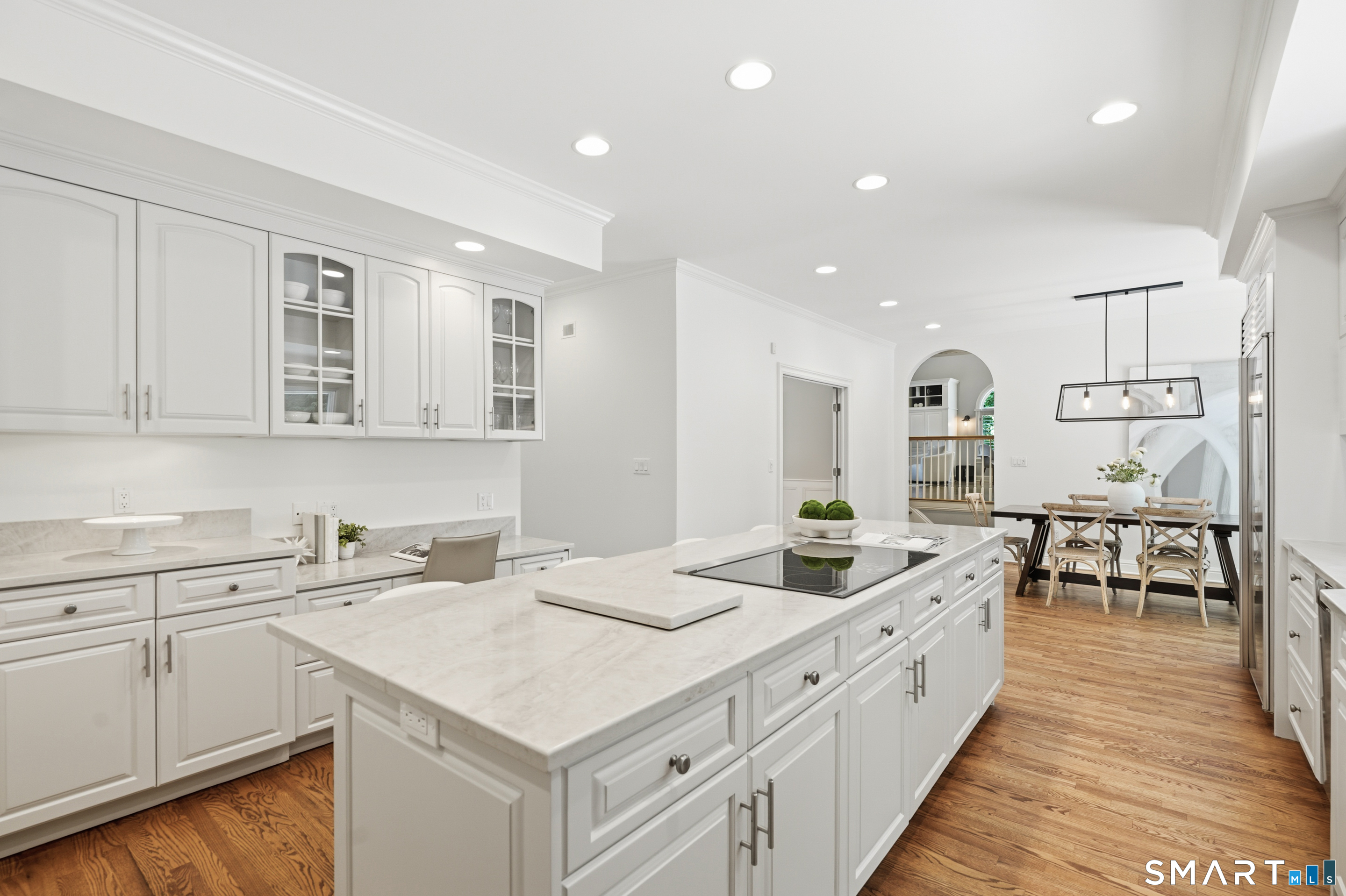 72 Compo Road North