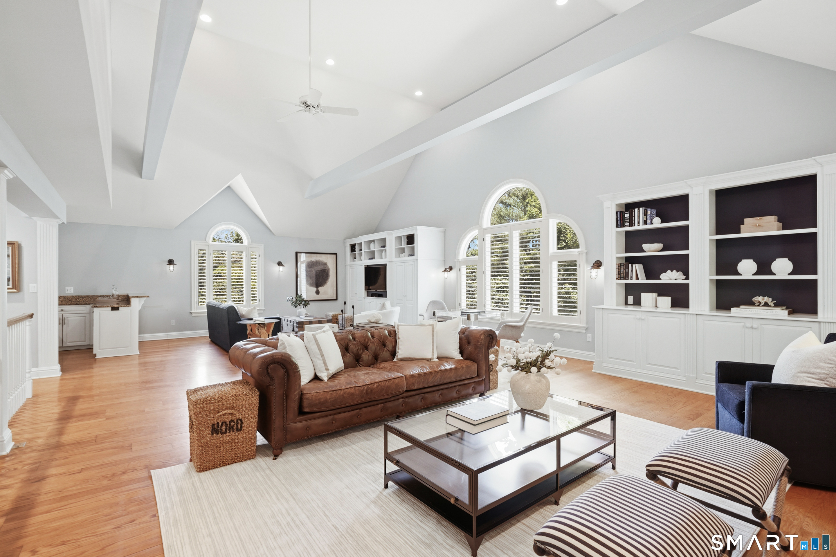 72 Compo Road North