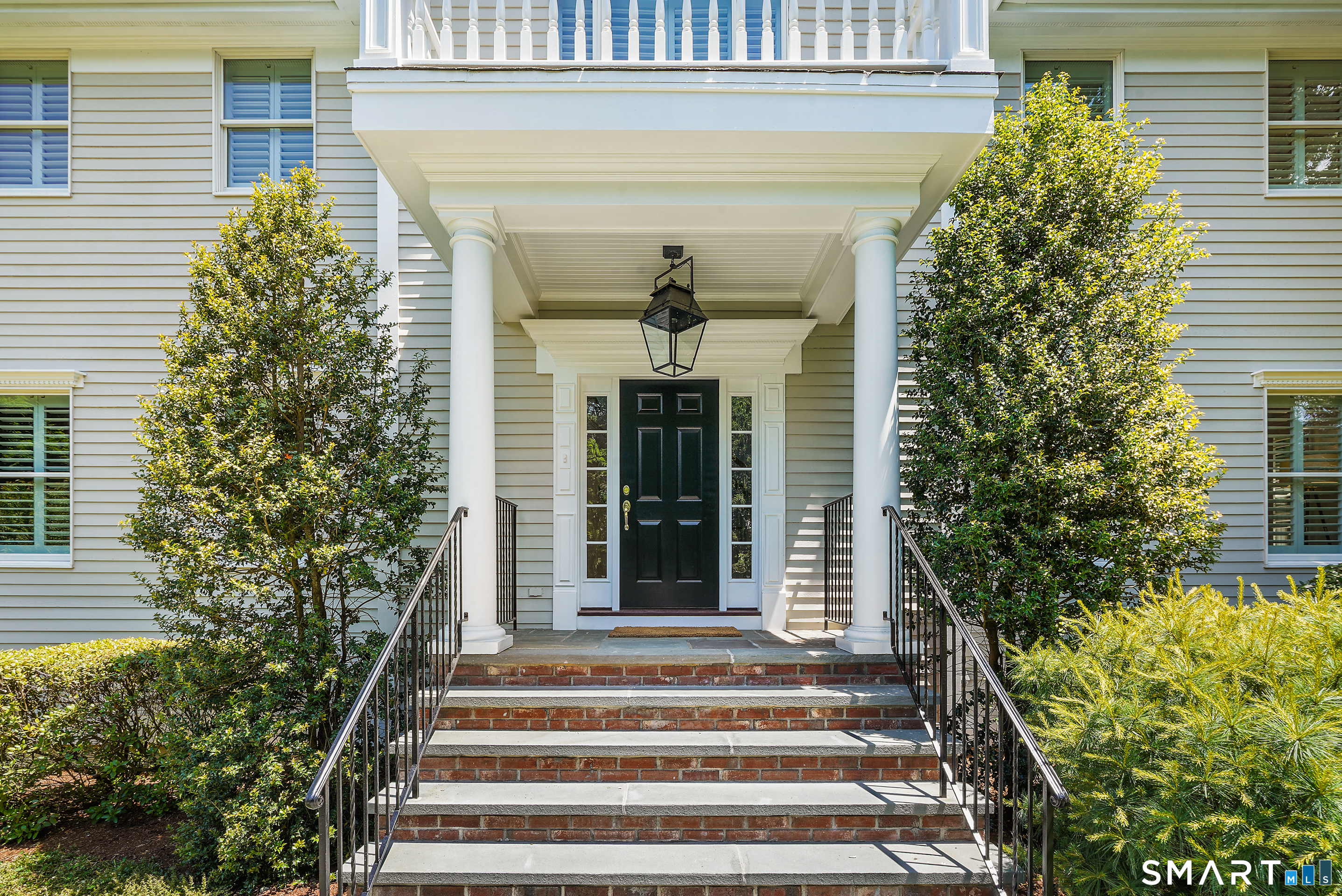 72 Compo Road North