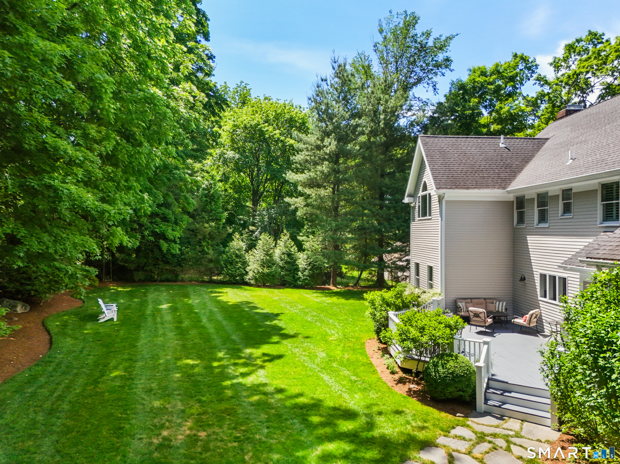 72 Compo Road North
