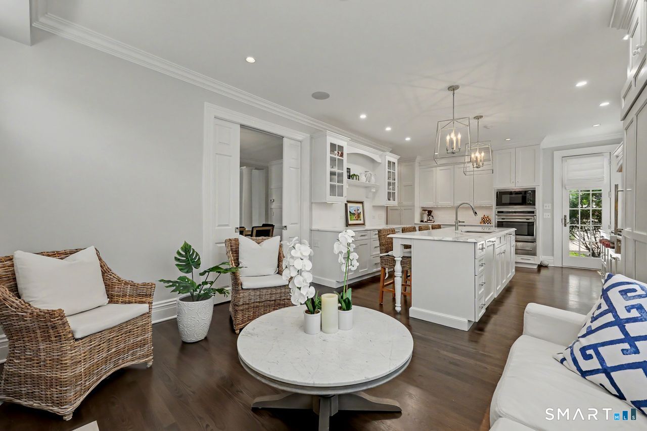 4 Harbor View Avenue
