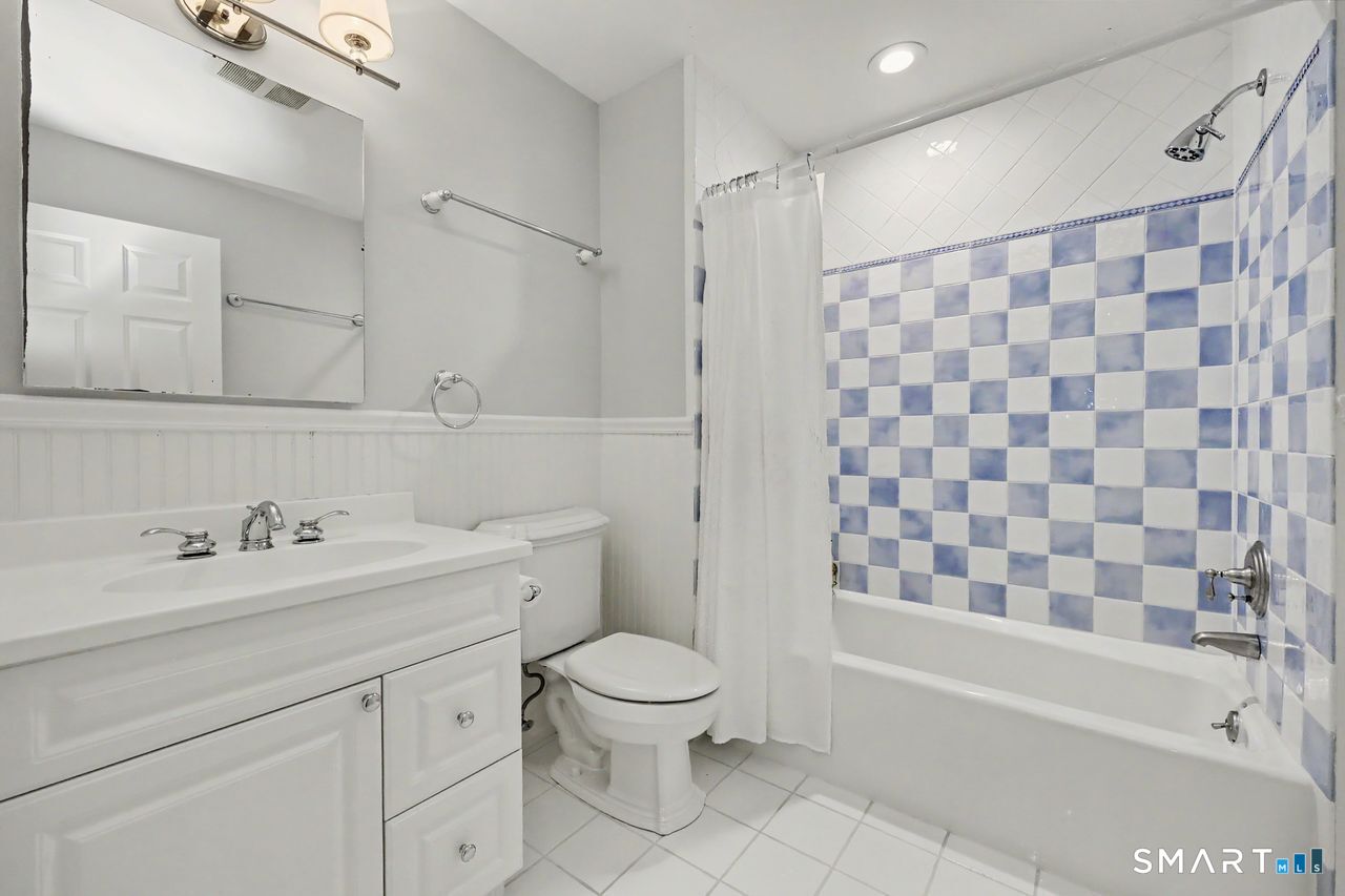 4 Harbor View Avenue