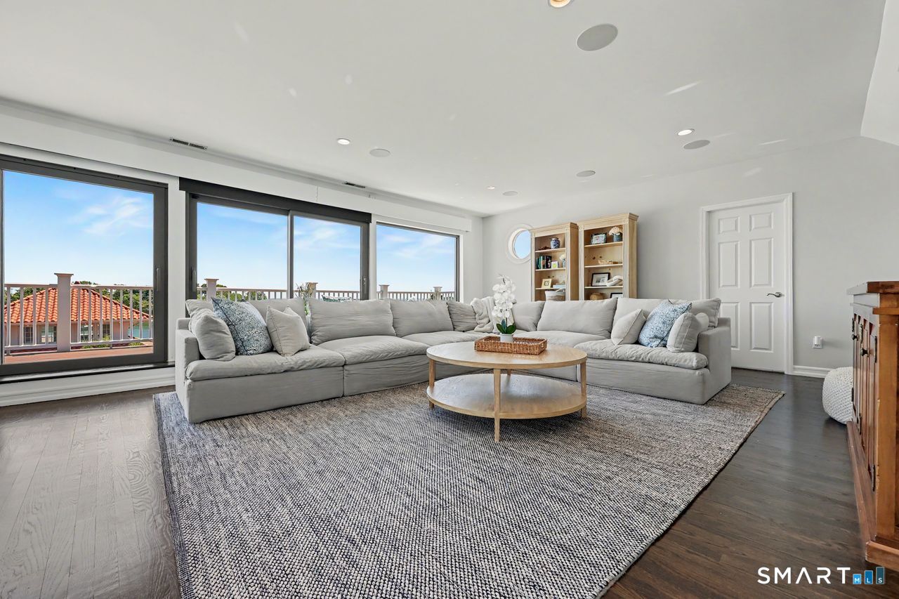 4 Harbor View Avenue