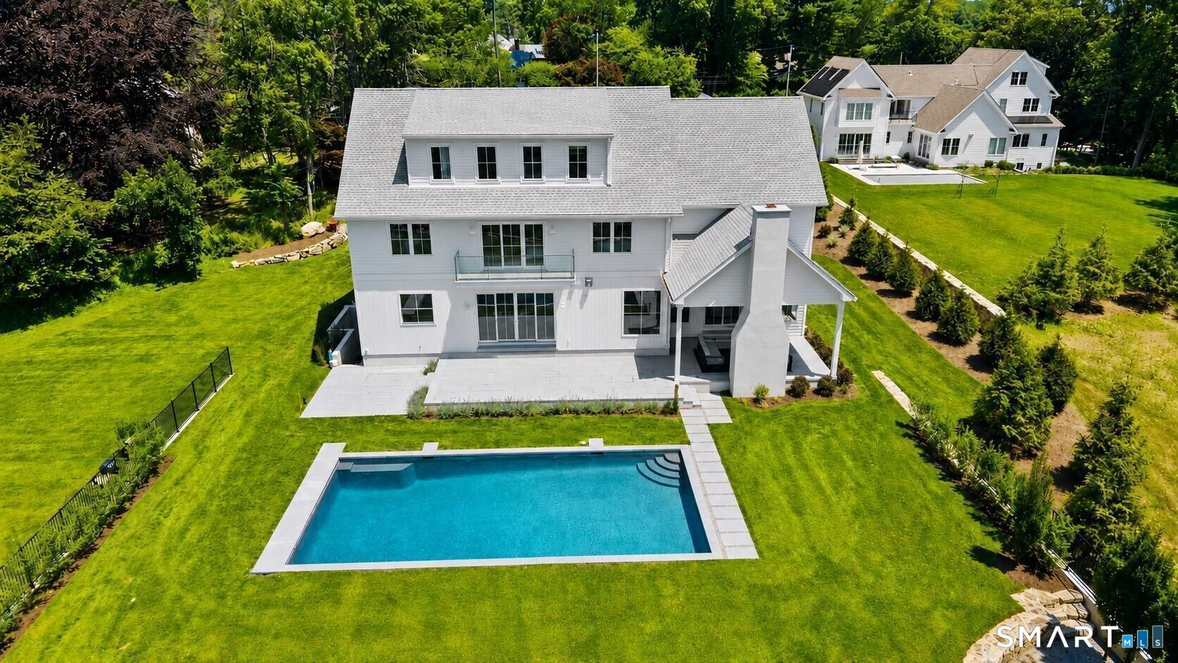 13 Edgemarth Hill Road