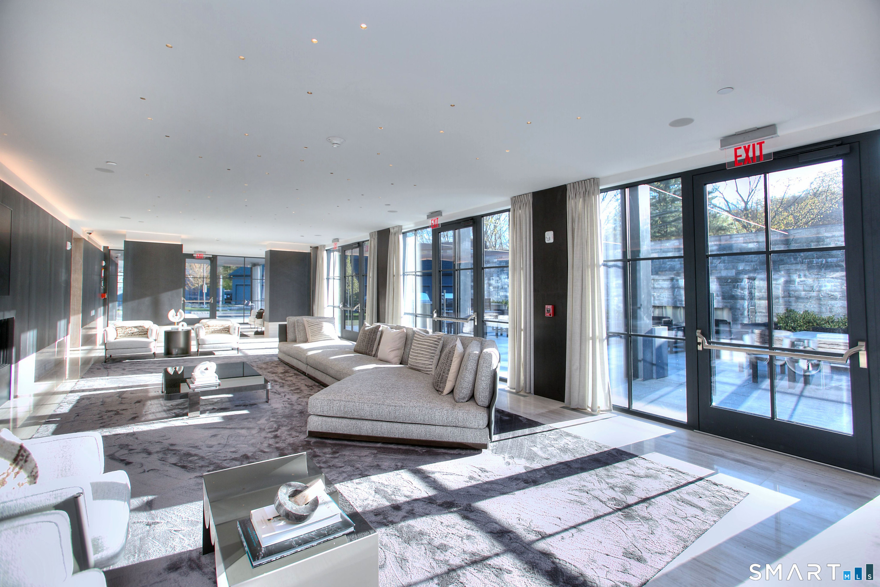 41 Richmondville Avenue Unit: 102