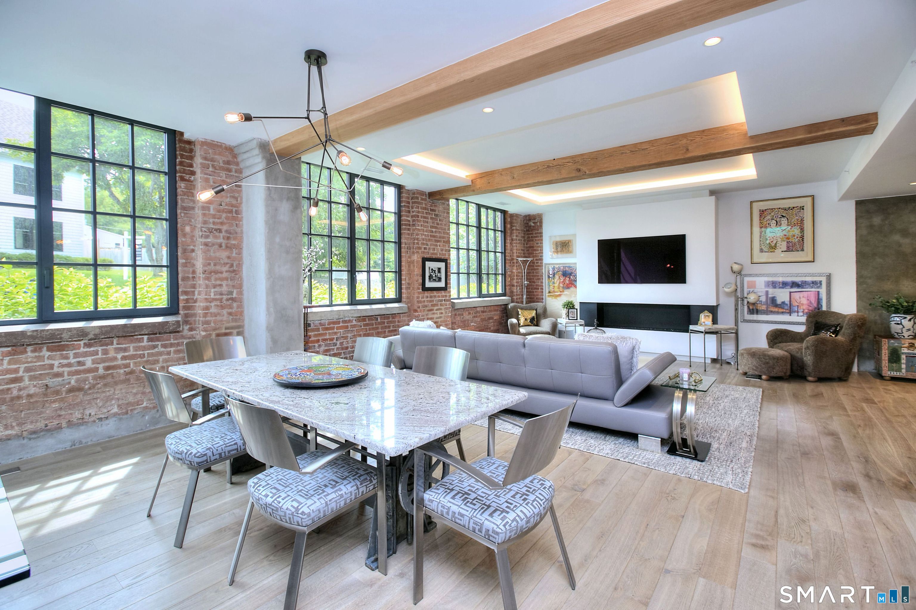 41 Richmondville Avenue Unit: 102