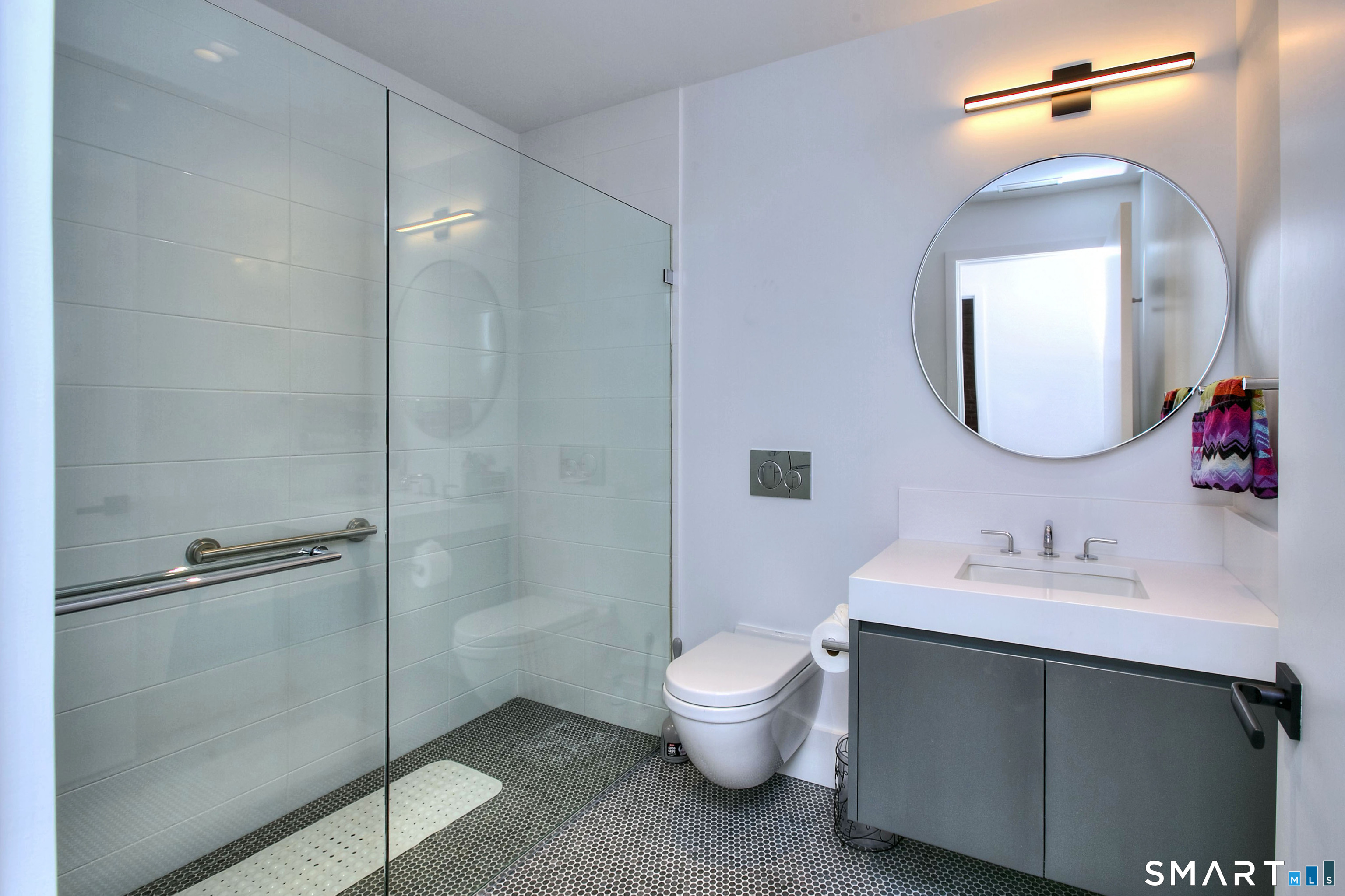 41 Richmondville Avenue Unit: 102