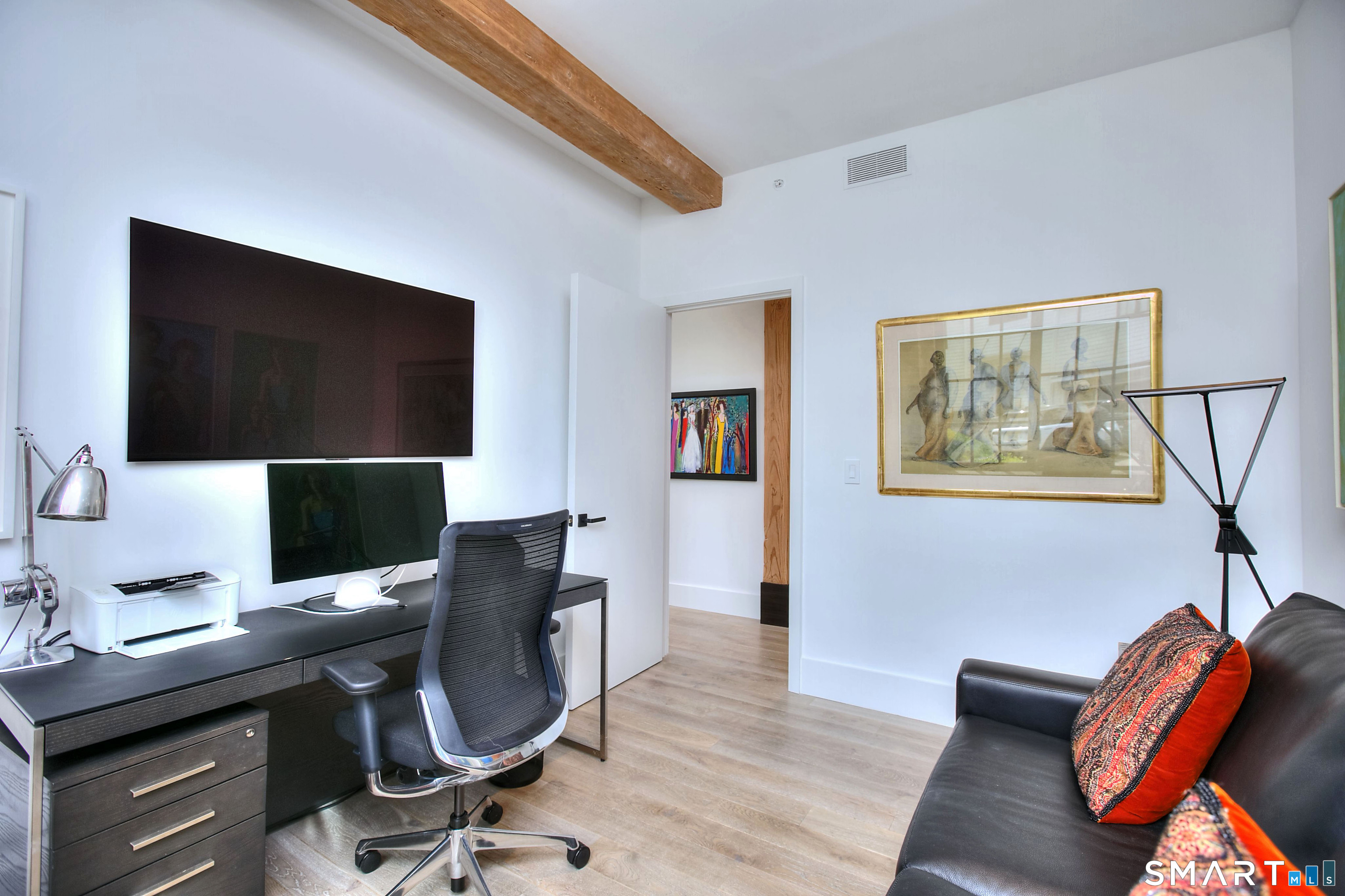 41 Richmondville Avenue Unit: 102