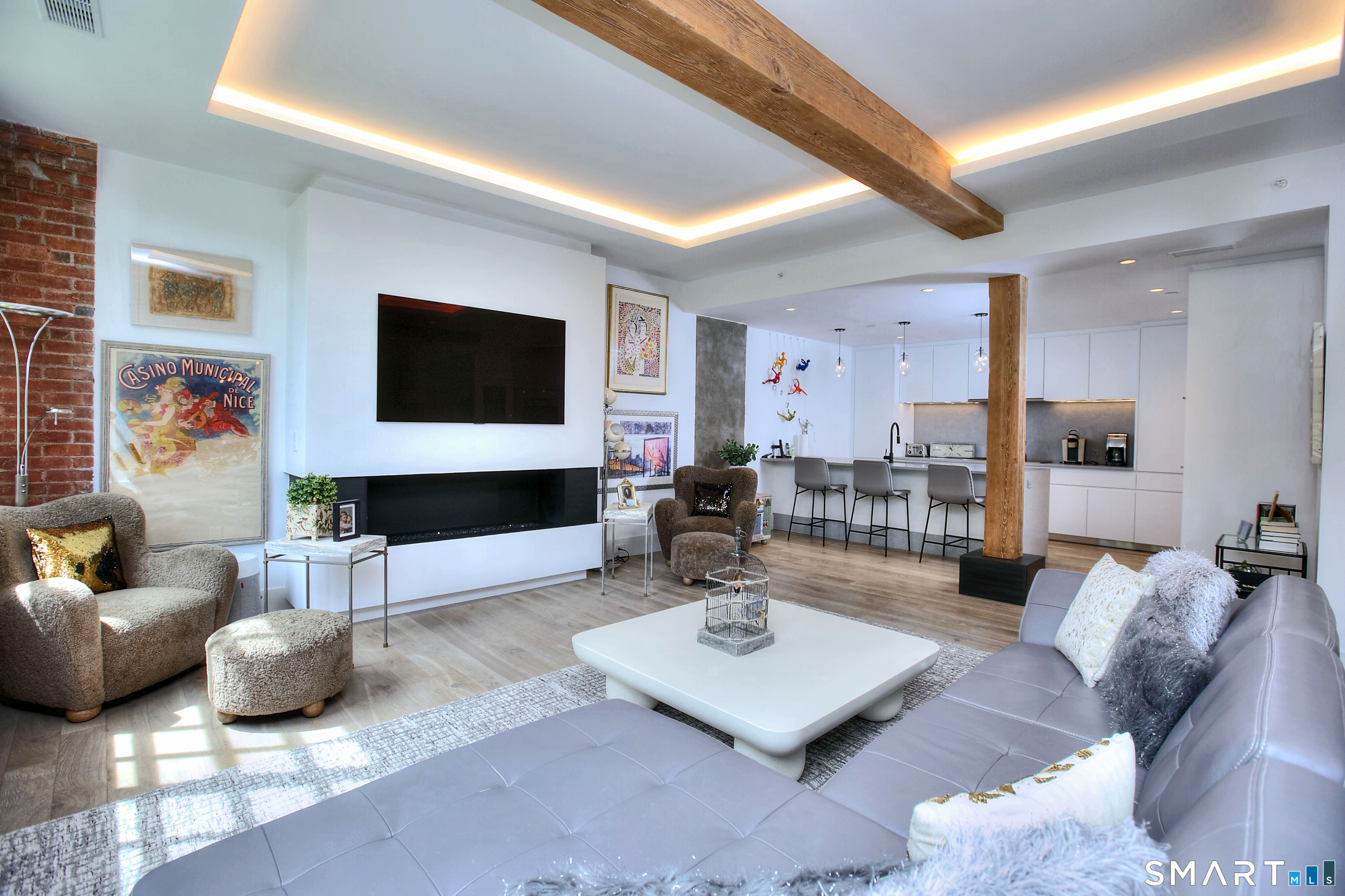 41 Richmondville Avenue Unit: 102