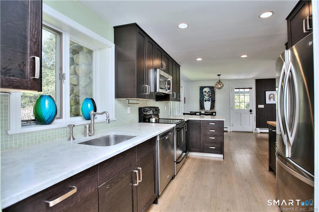 284 Lyons Plain Road
