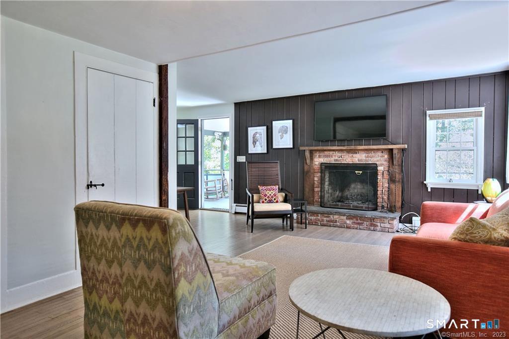 284 Lyons Plain Road
