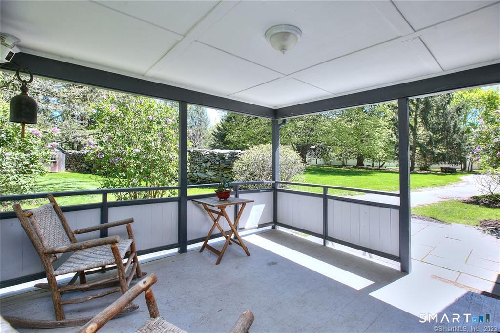 284 Lyons Plain Road