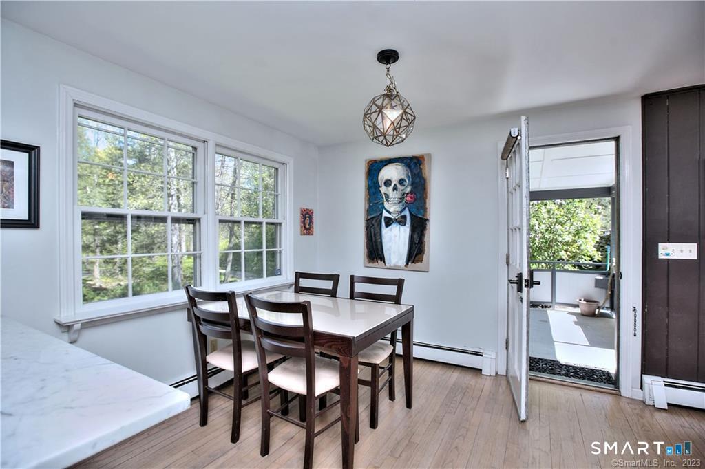 284 Lyons Plain Road