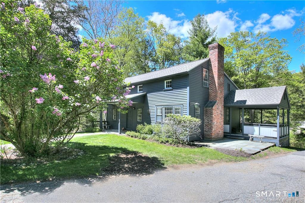 284 Lyons Plain Road