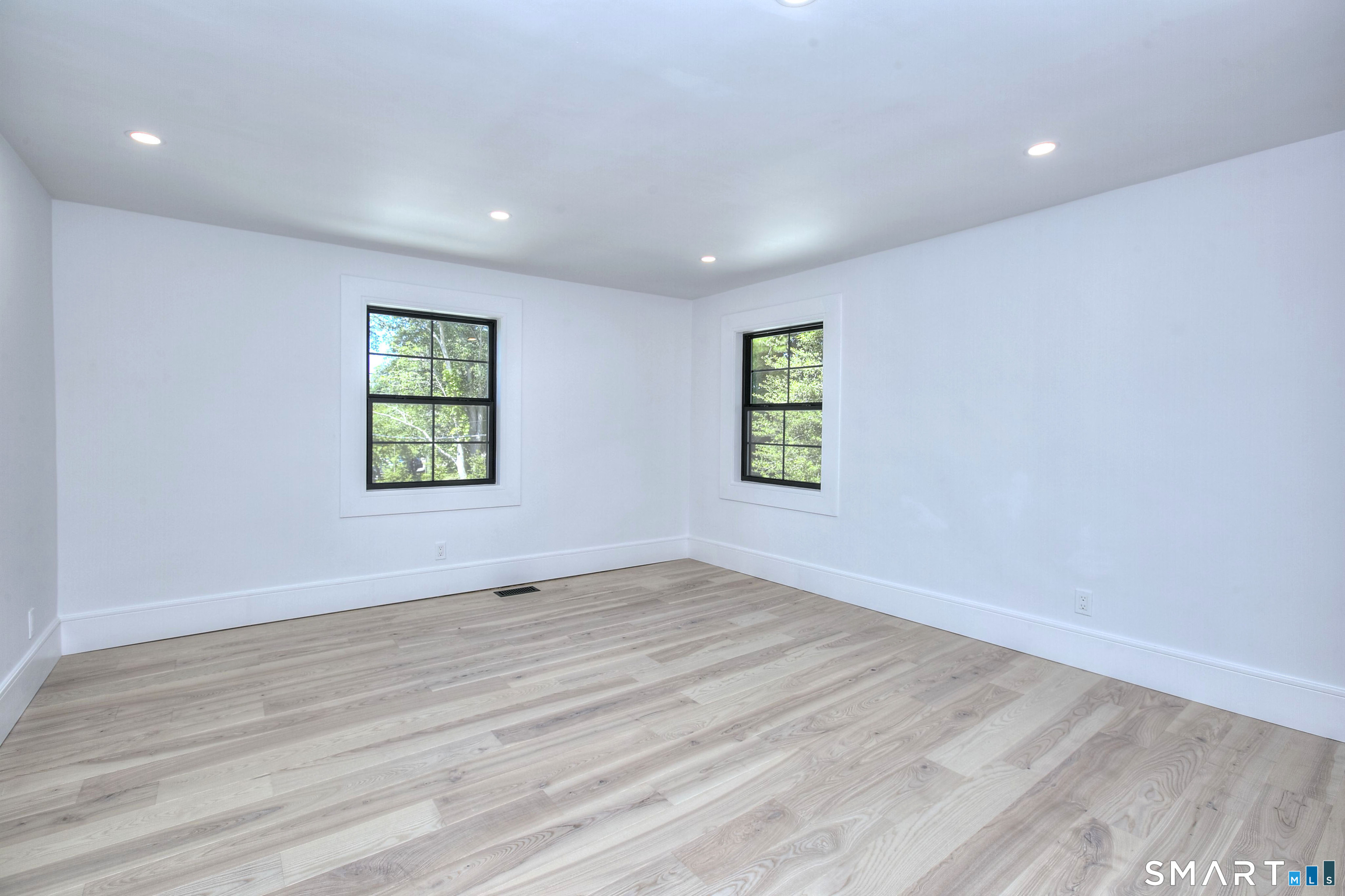 240 North Avenue
