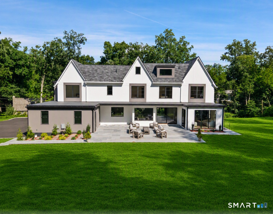 1 Twin Oaks Lane