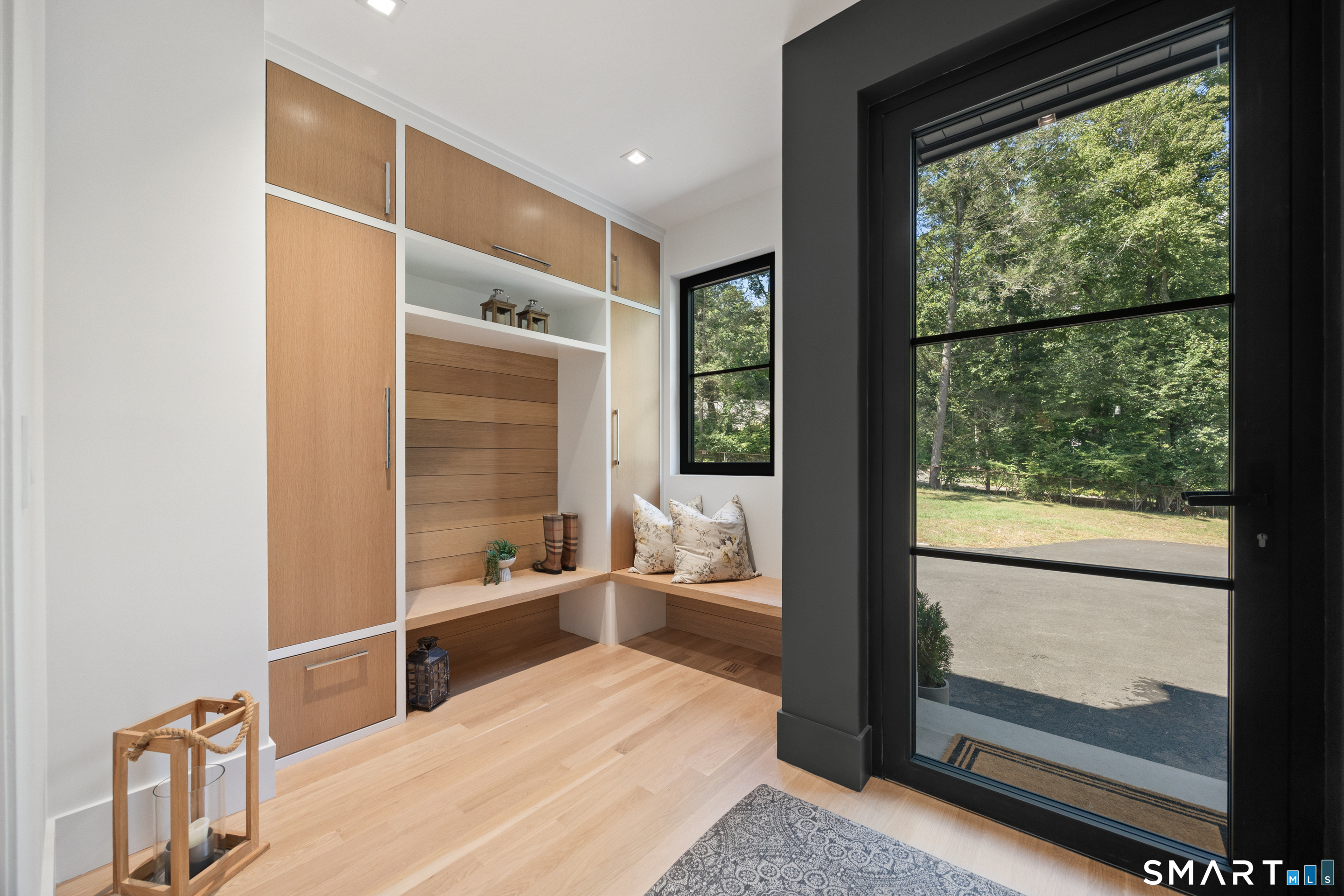 1 Twin Oaks Lane