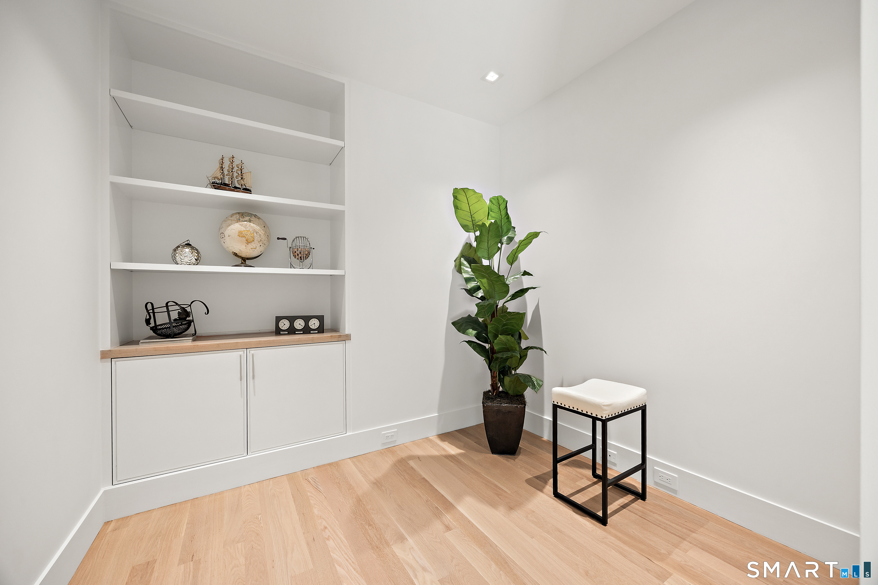 1 Twin Oaks Lane