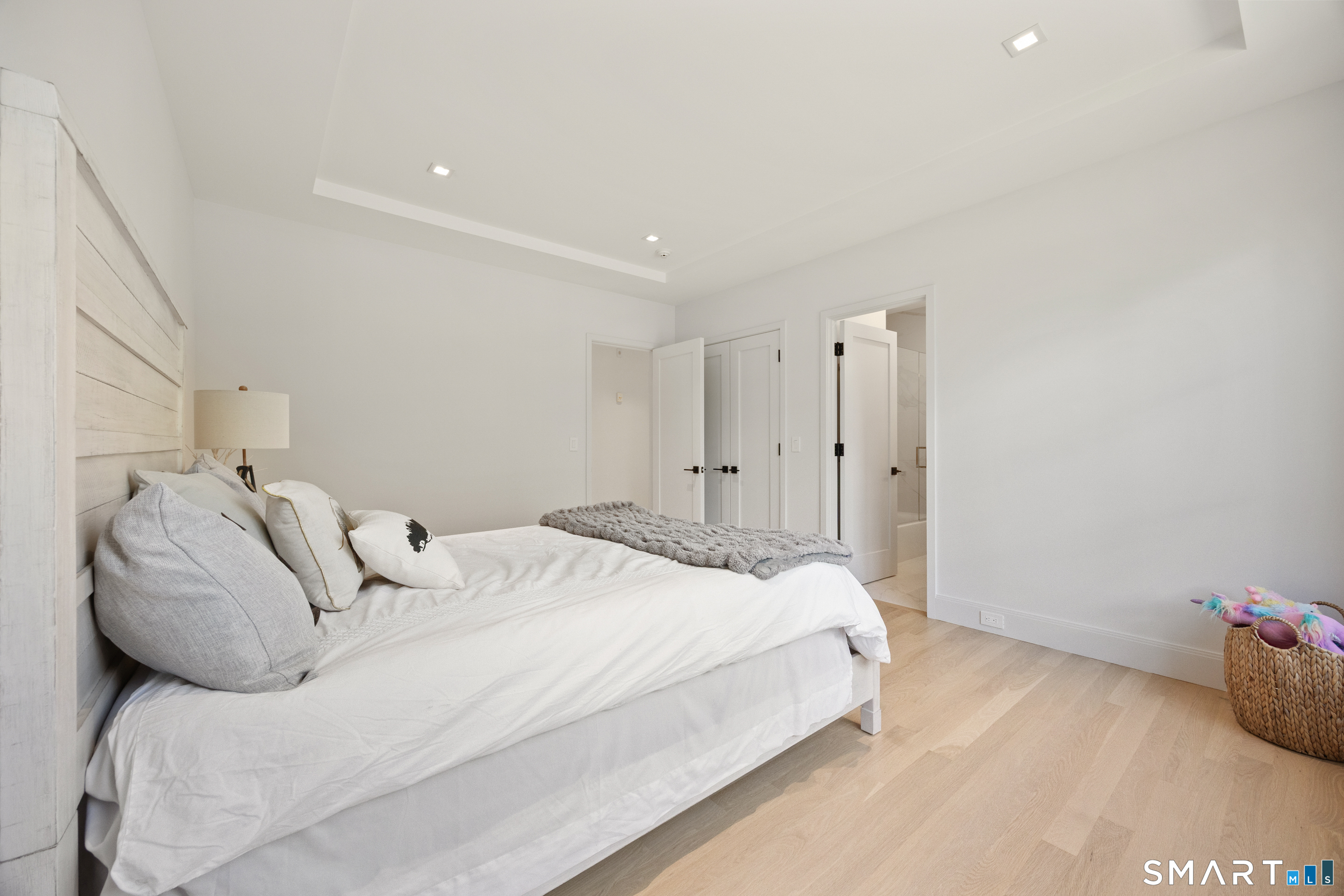 1 Twin Oaks Lane