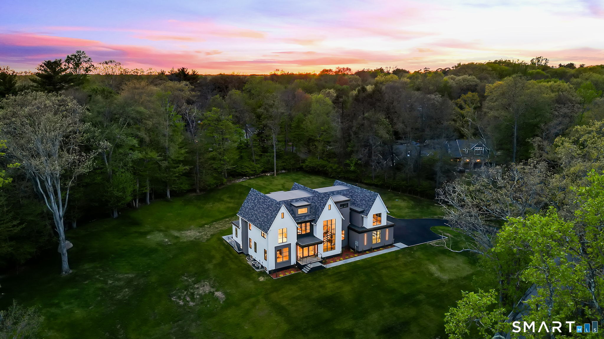1 Twin Oaks Lane