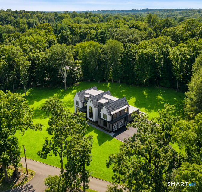 1 Twin Oaks Lane