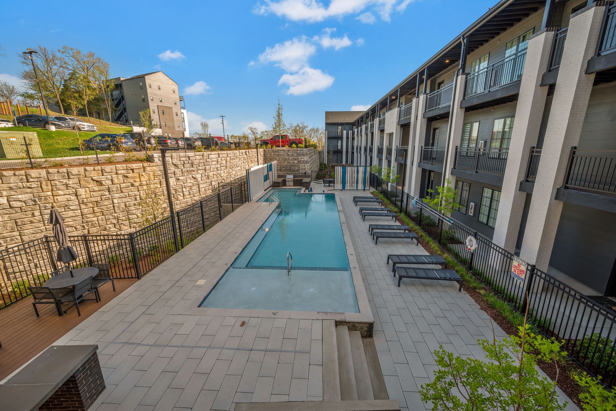 600 E Trinity Ln Unit: 115