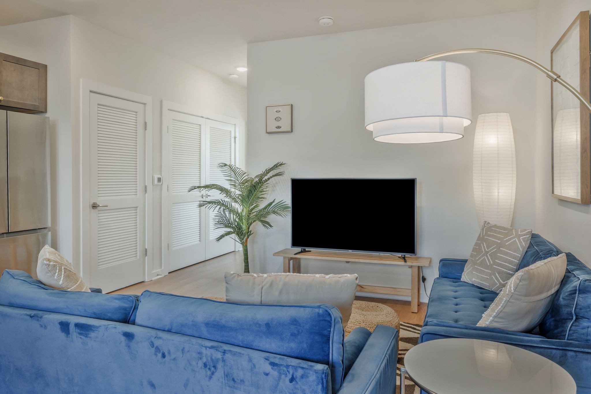 600 E Trinity Ln Unit: 115